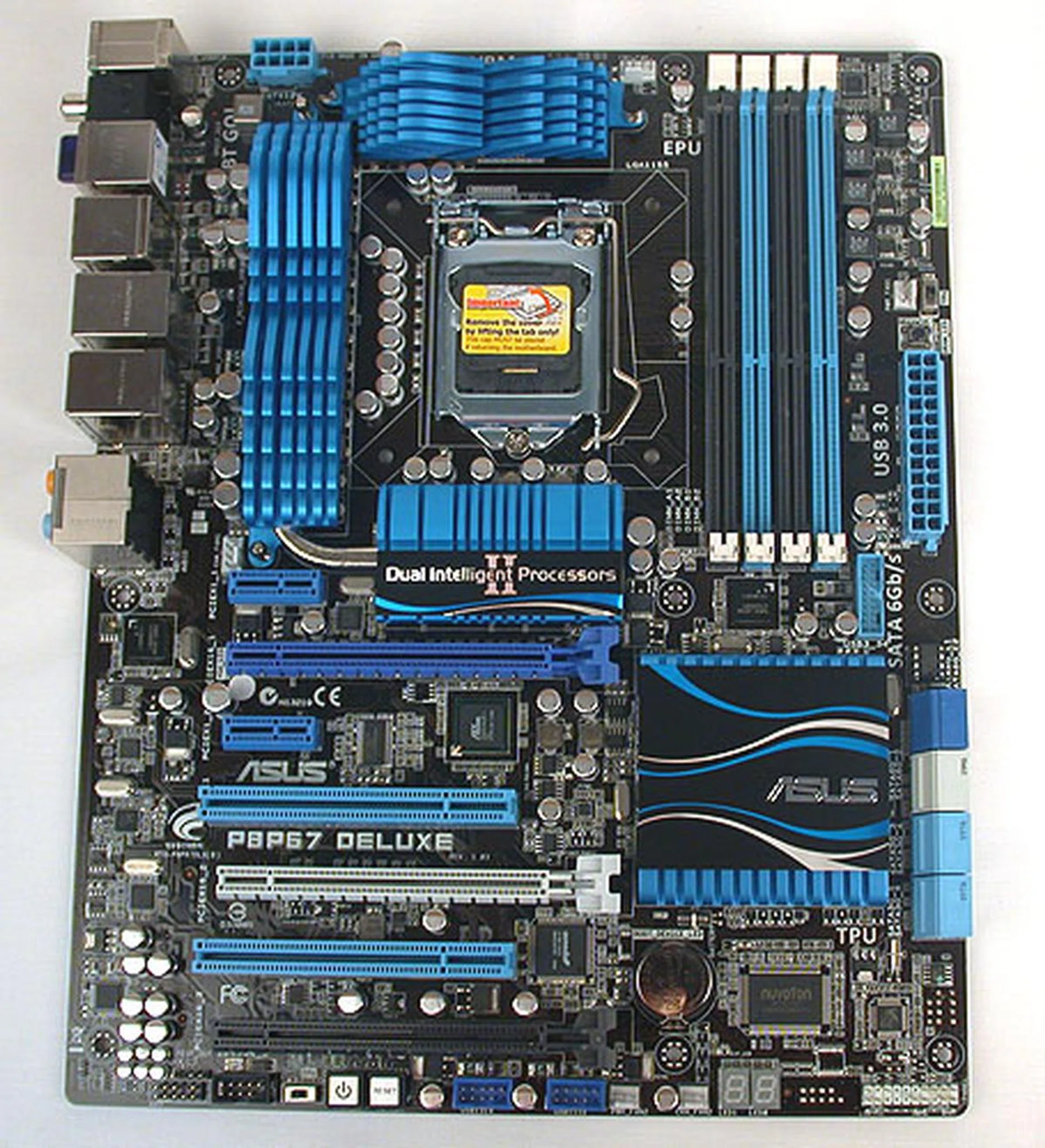 ASUS has retained a similar color scheme from its previous gen motherboards. It's fine since users should be quite familiar with the blue design by now. 
