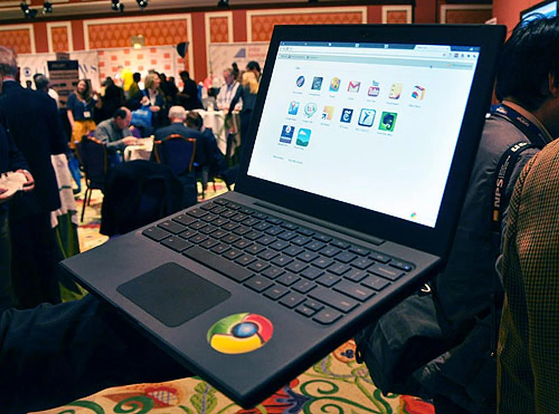 Wondering around the ballroom led us to Intel's booth and this sweet looking Chrome OS notebook.