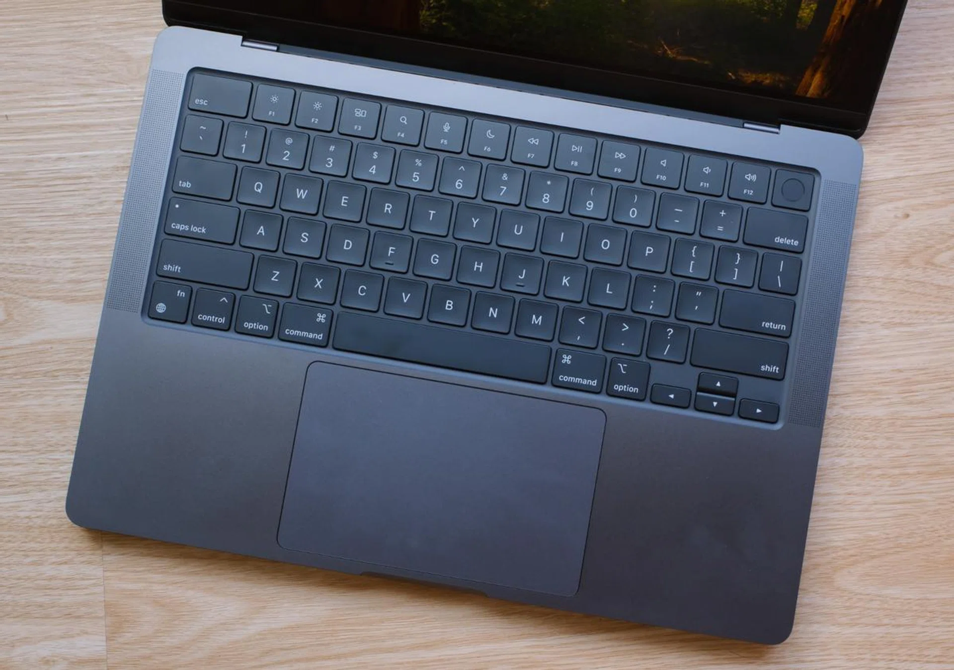 The keyboard and trackpad are both fantastic. Photo: HWZ