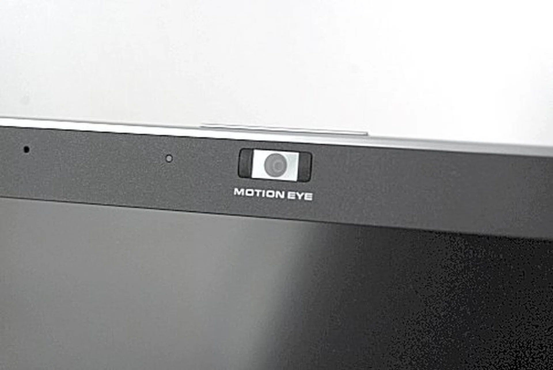 The Sony VAIO AW-17GU - Awwwww! | HardwareZone Singapore