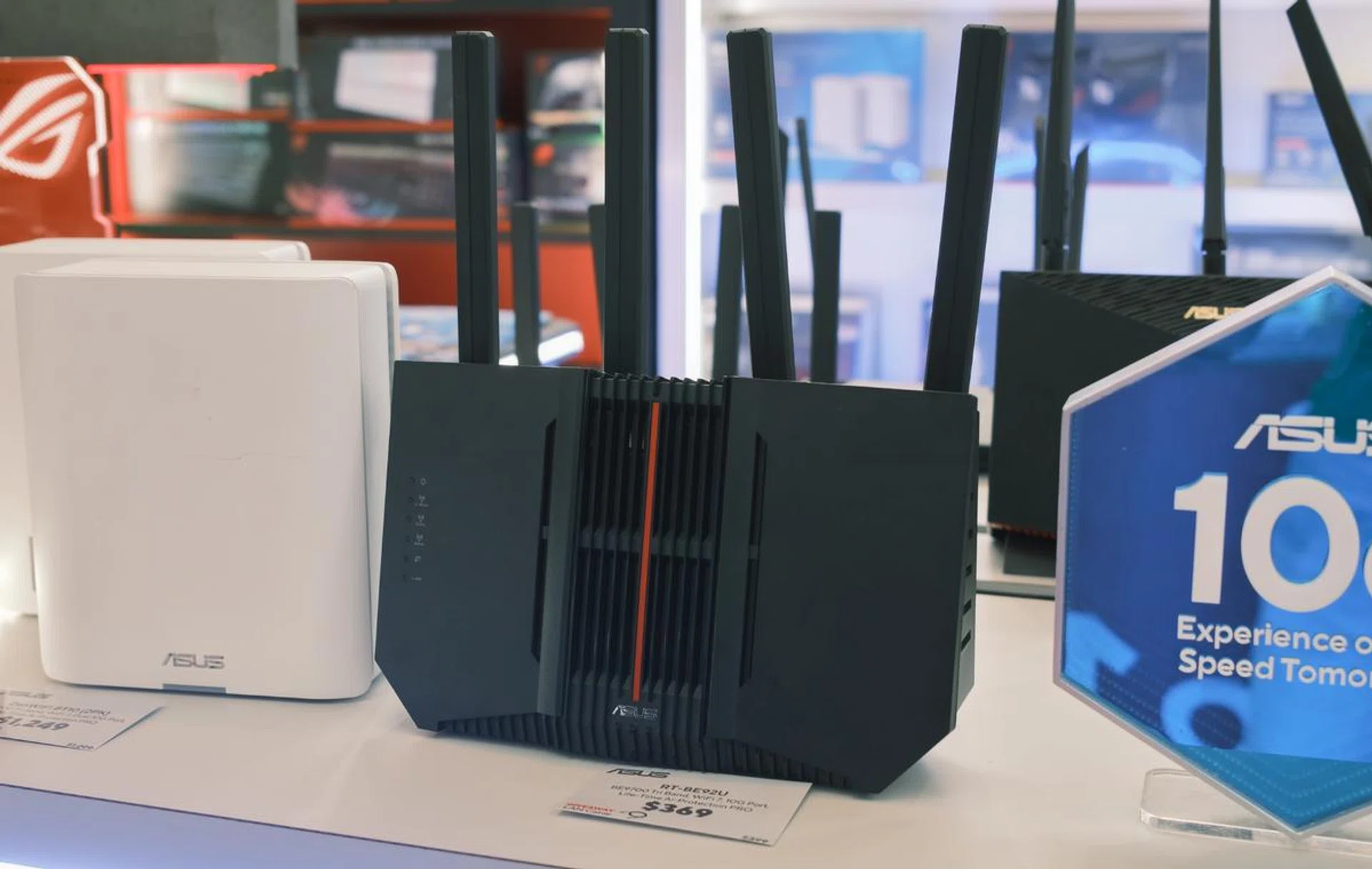 The ASUS RT-BE92U. Photo: HWZ