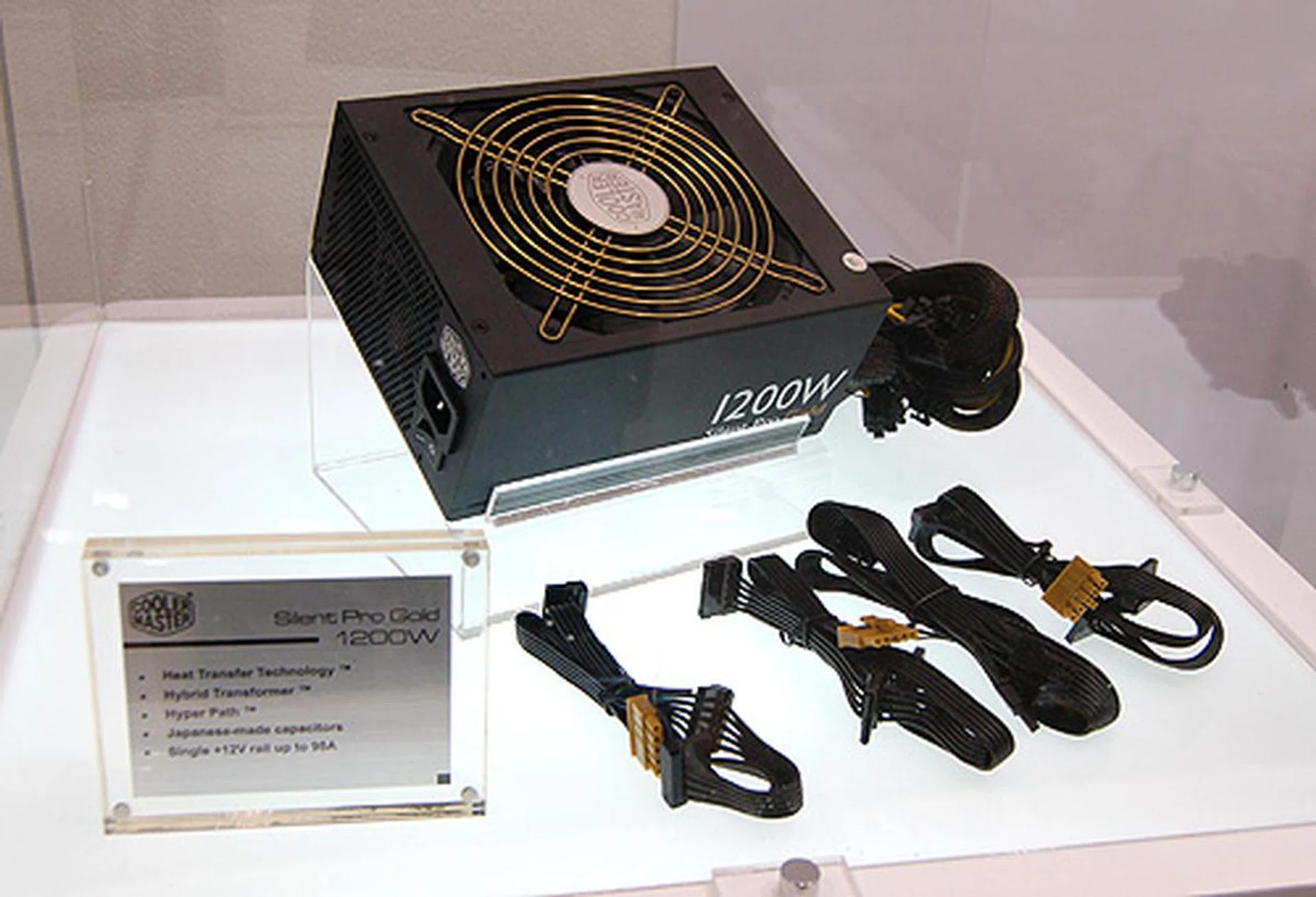 The Silent Pro Gold is Cooler Master's top-end casing. Rated for 1200 watts, it is certified Gold by 80 Plus.