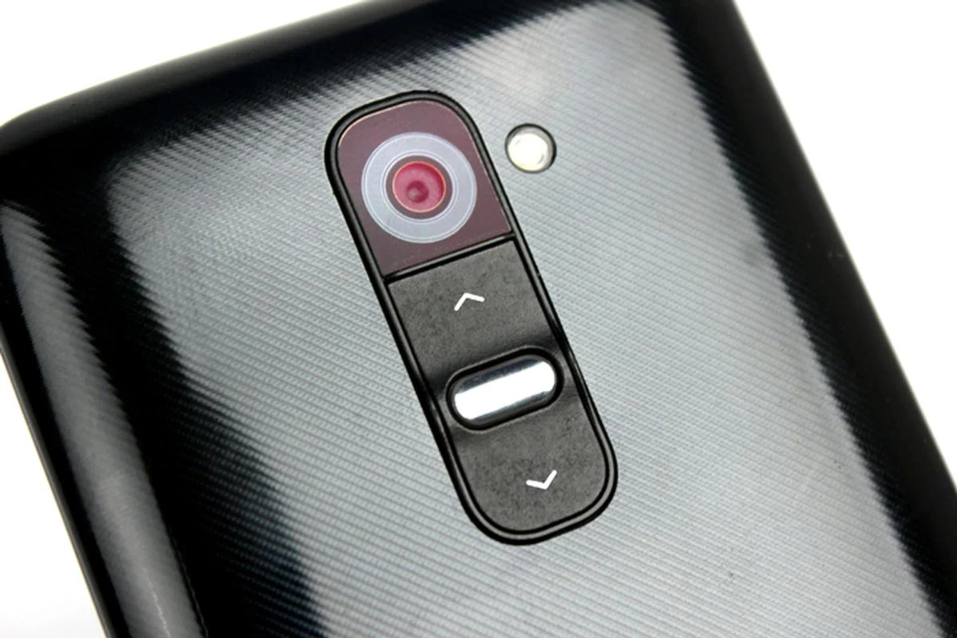 The up and down buttons have a slightly gritty matte finish, while the power button sits on a raised bump, making it easy to feel your way around.