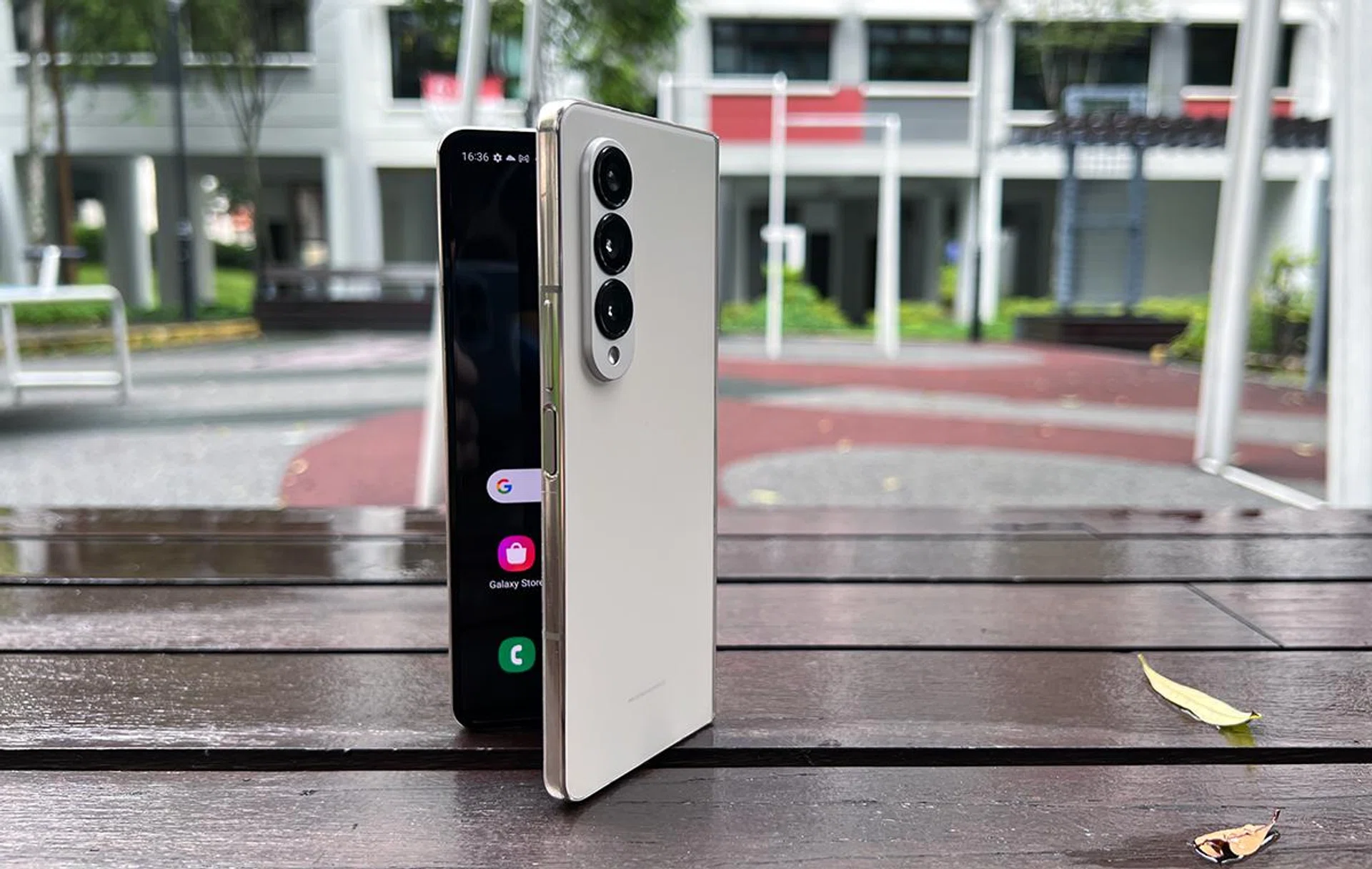 Samsung Galaxy Z Fold4 5G.