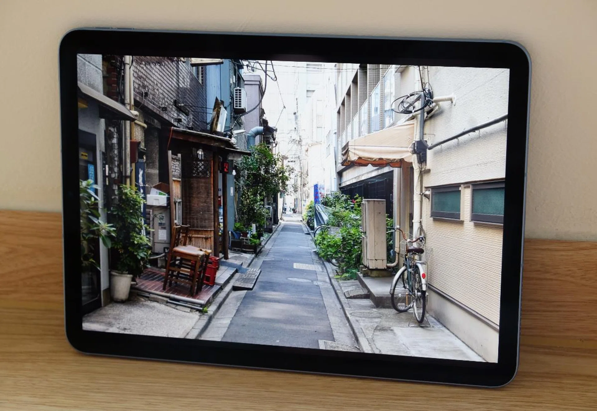 The 10.9-inch Liquid Retina display can't quite match an OLED one but it's still pretty fantastic.