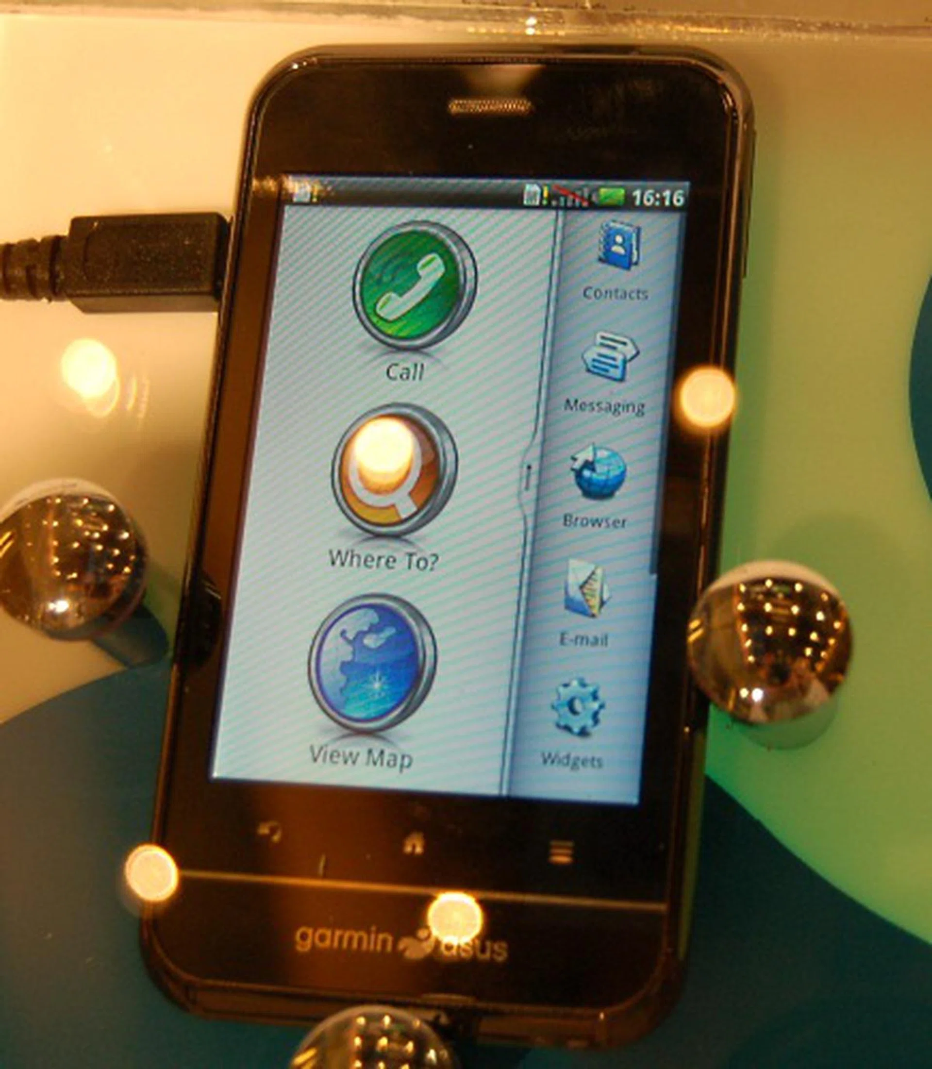 ASUS also showed off its Garmin-Asus A10 smartphone, which embraces the Android platform so that you can get all the apps, along with Garmin's own turn-by-turn voice navigation. 