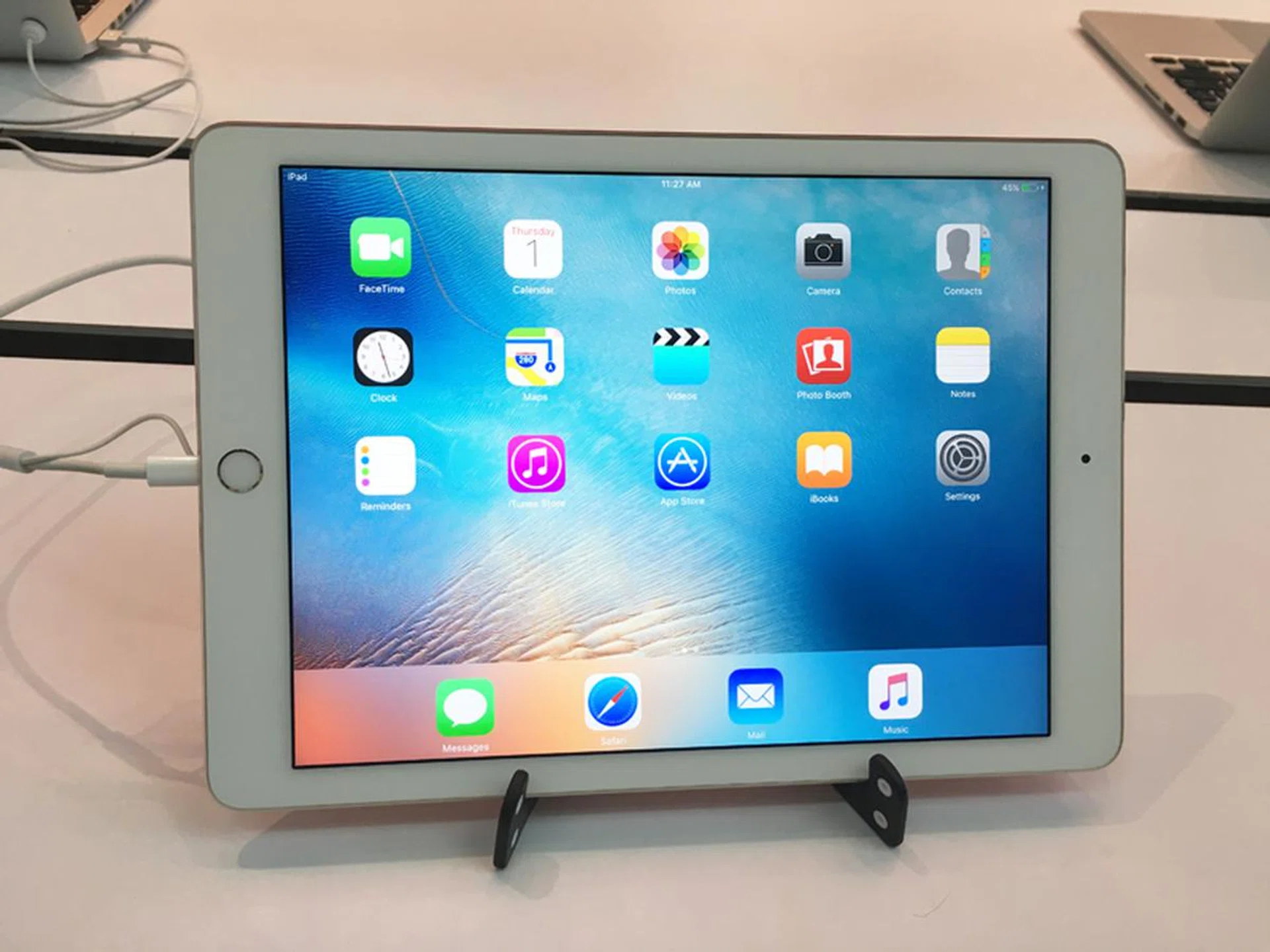 Grab a 64 or 128GB Apple iPad Air 2 (starting at $828) from NuBox and get a free case, screen protector, USB fan, mobile stand and 20,000mAh powerbank (total value: $198).