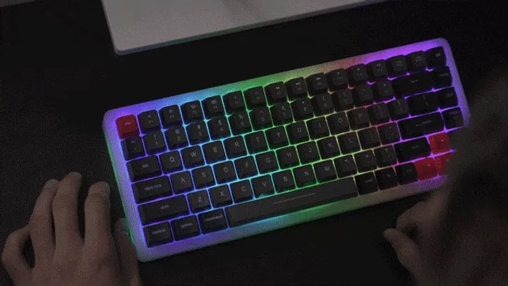 Yes, the keyboard has RGB lighting. The acrylic base looks cool when lit up. (Image source: Marsback)