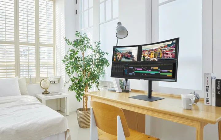 The ultrawide 34-inch model. Image courtesy of Samsung.