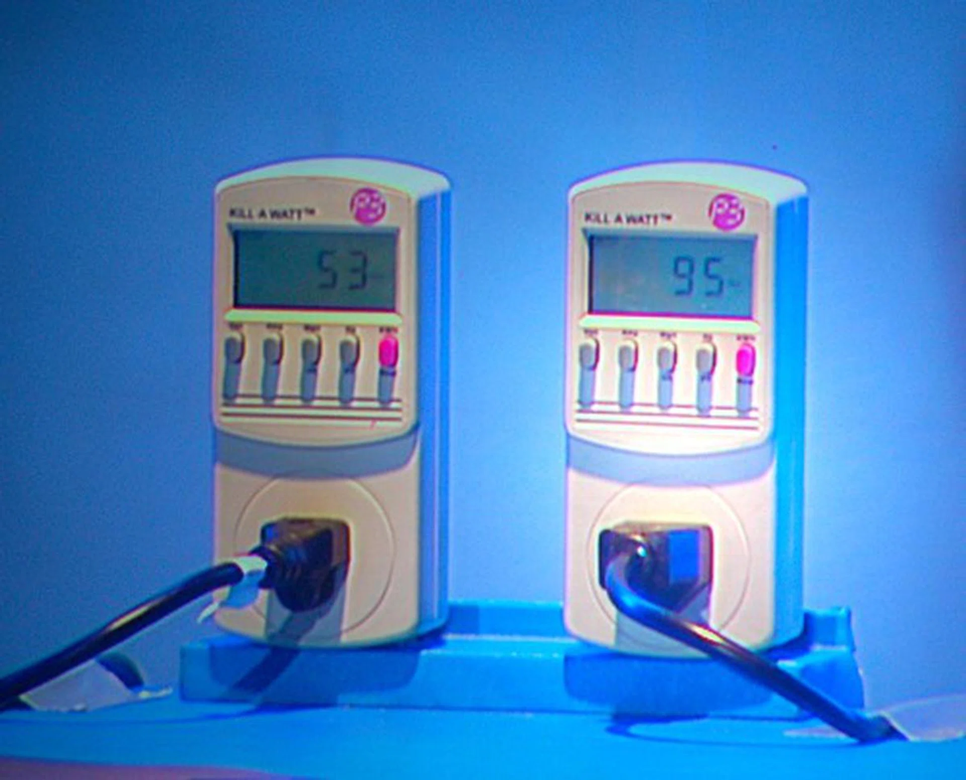 The power consumption difference of both systems was impressive. Obviously, the power meter on the left belong to the Intel G45 platform. These power readings are taken while the system is running a Blu-ray disc. The traditional system with a dedicated GPU draws almost double the power.