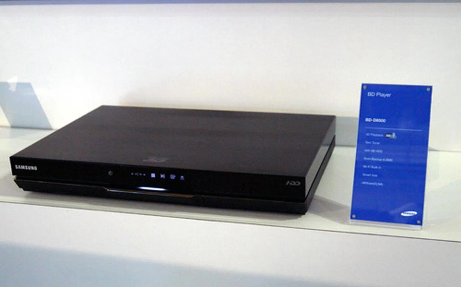 Here is one Blu-ray player to rule them all. The BD-8900A hides a 1TB hard drive under its cold black shell which supposedly holds up to 240 hours worth of HD content. It is friendly with your 3D TV as well with its 3D playback features. Want one?