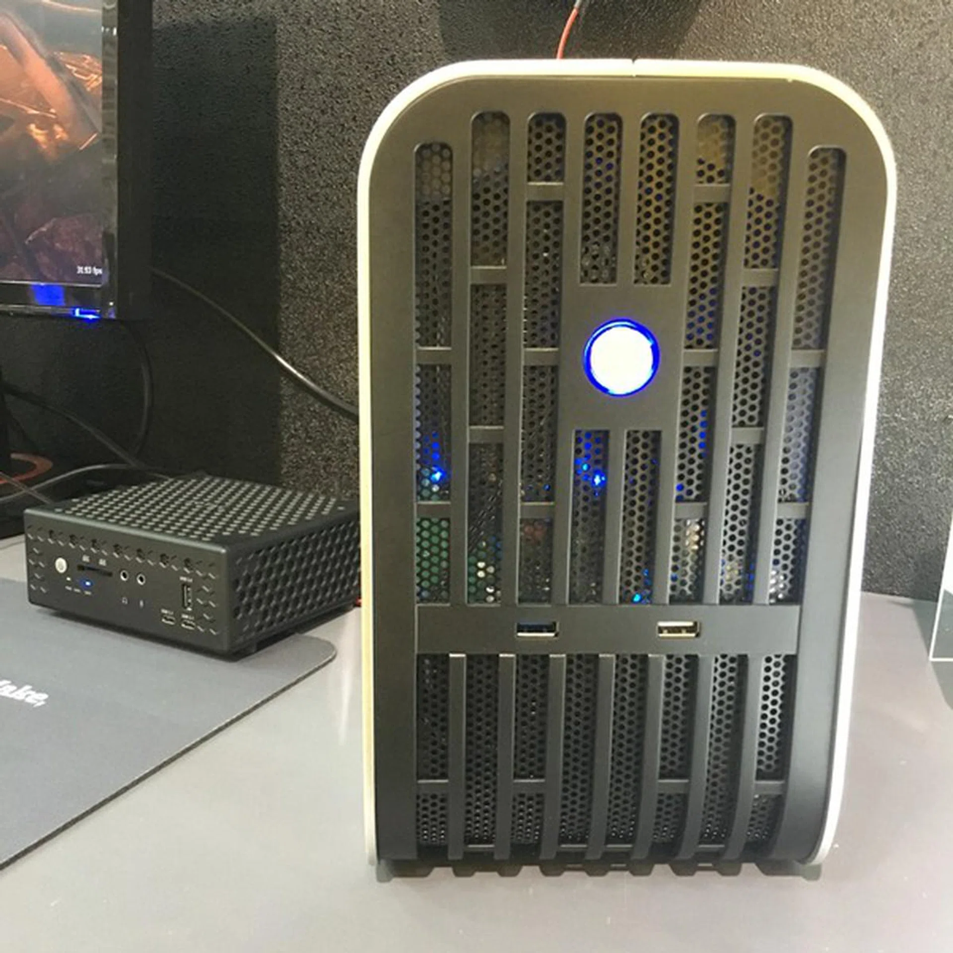 Front view of the external graphics dock.