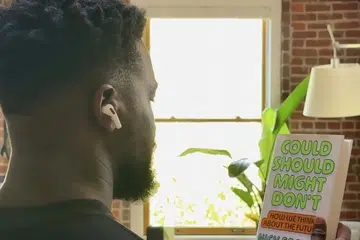 Apple AirPods Camera