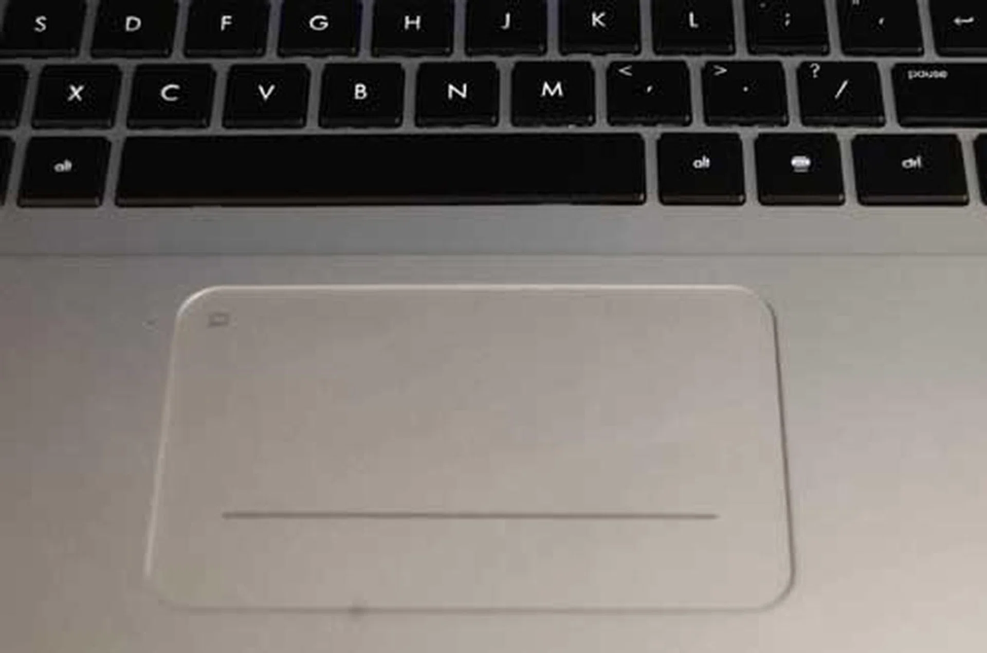 Glass trackpads are all the rage now, and with good reason. We found that sliding around on one of these was easy, and far from the cumbersome feeling we used to get on notebooks with traditional trackpad implementations.