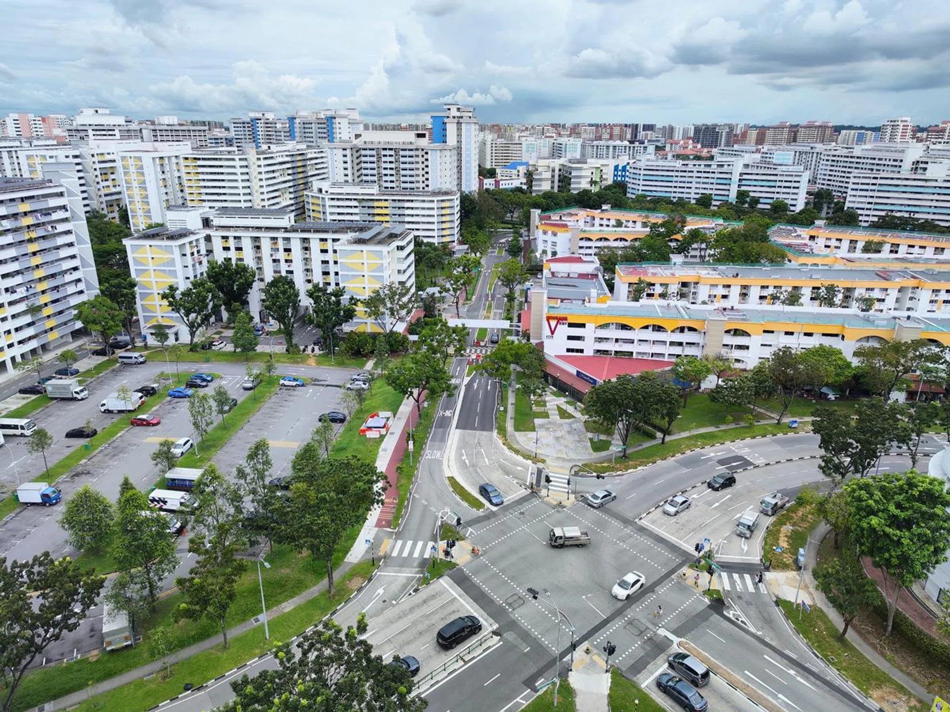 Main camera, 16-in-1 pixel binning.