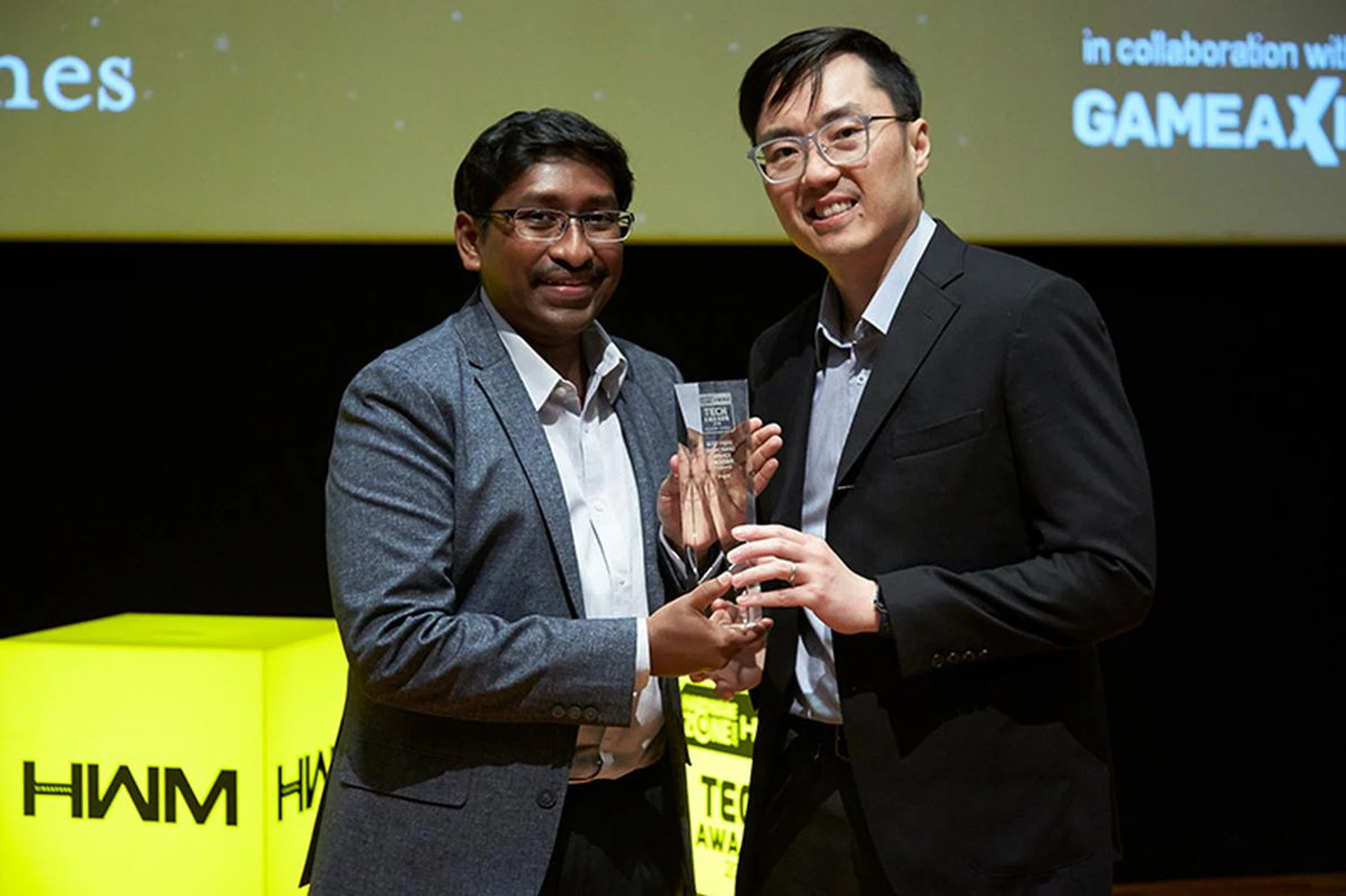Singtel is the winner for both Readers' Choice awards for Best Mobile Service Provider (Singapore) and Best Fiber Broadband Service Provider (Singapore). Mr. Dylan Tan, Associate Director for Digital Marketing at Singtel, is present to accept the awards.