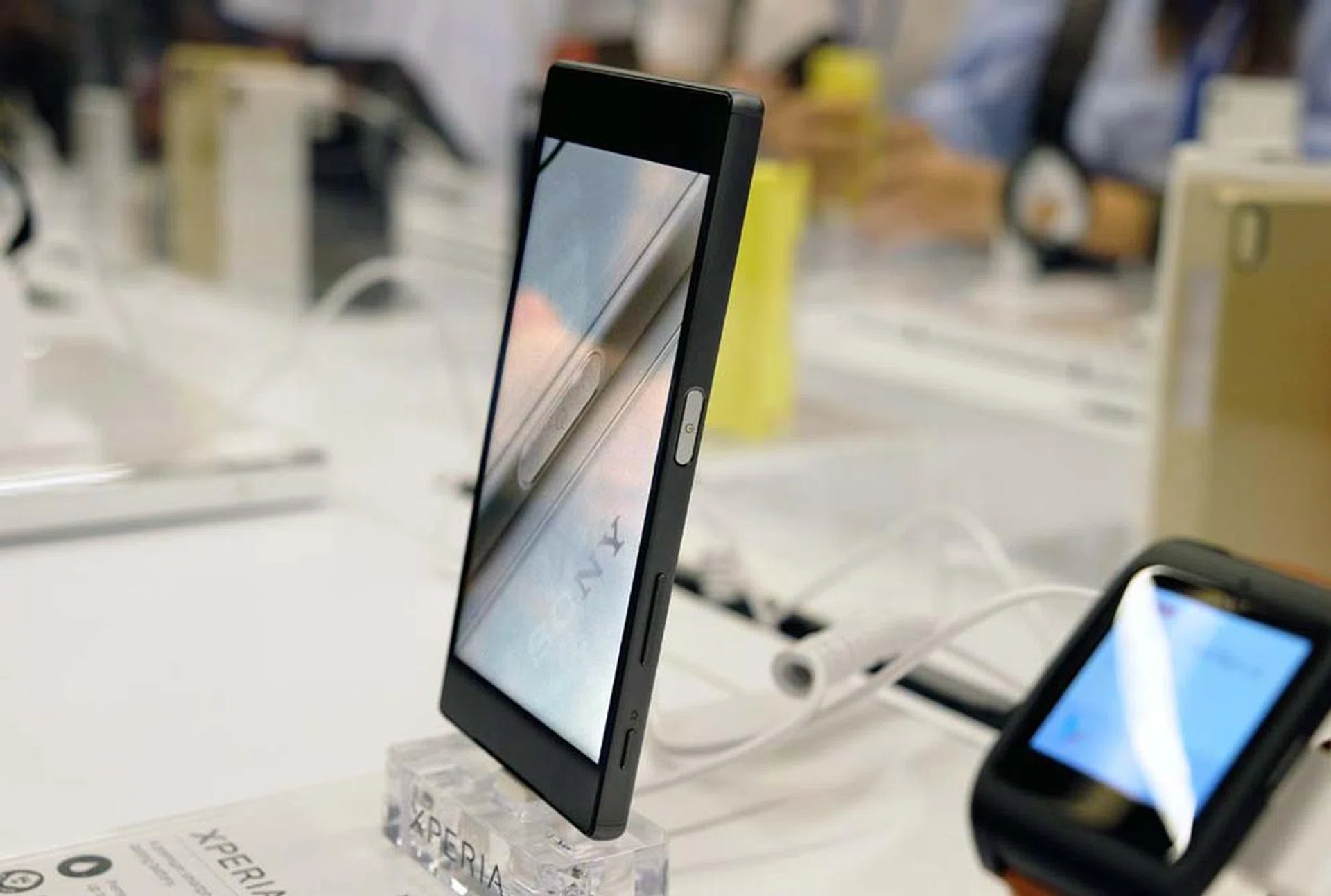 Sony's signature round power button is gone, but we think the new button's built-in fingerprint scanner is a worthwhile tradeoff.