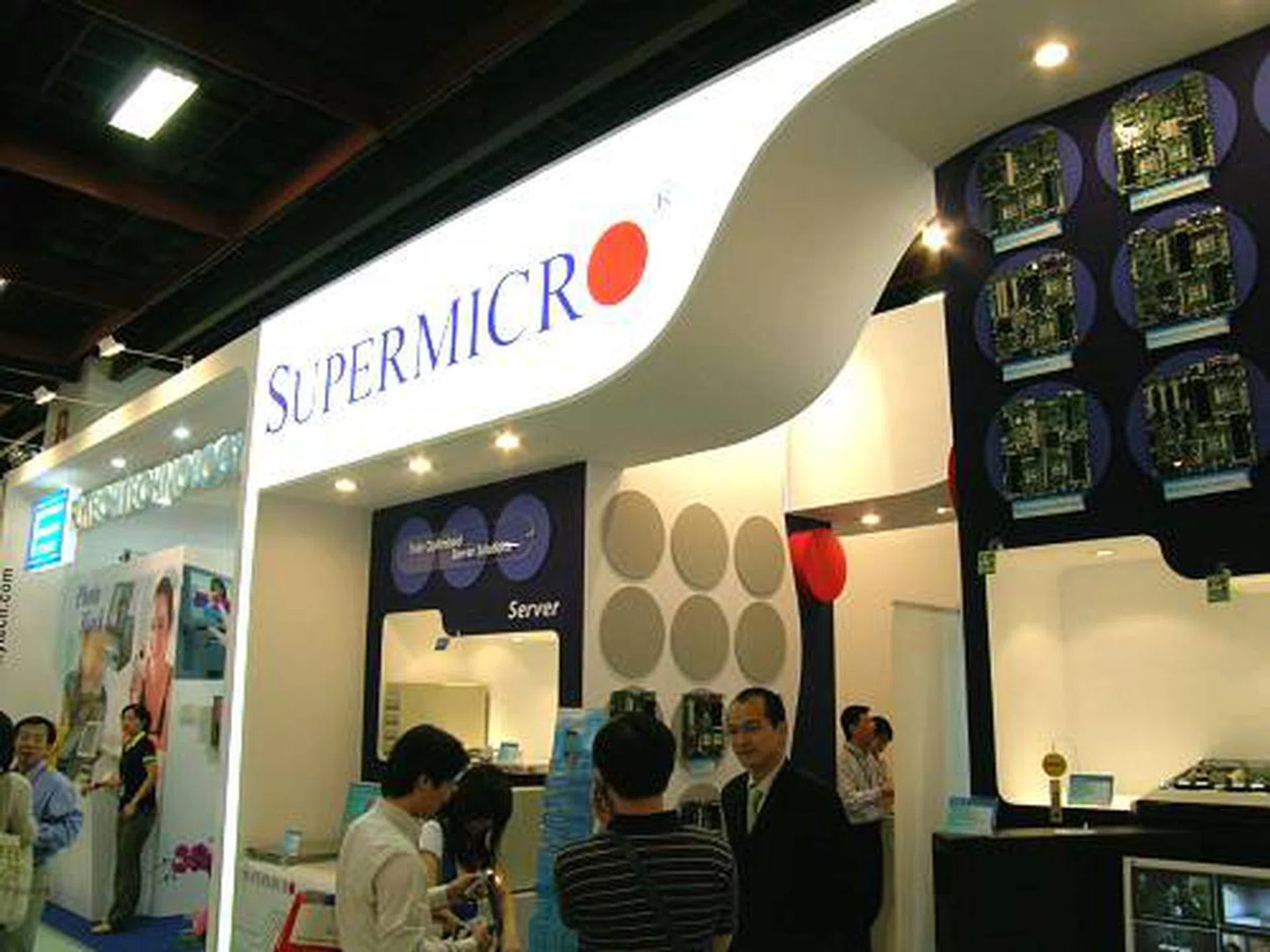SuperMicro's booth carrying a full range of new Intel server platforms. This Computex, Bensley is the key.