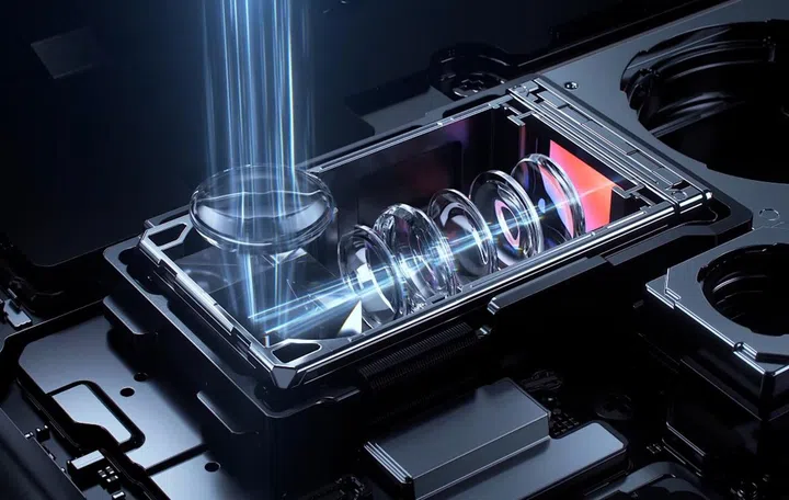 Vivo's telephoto camera uses ZEISS APO lenses and a moving periscope design.