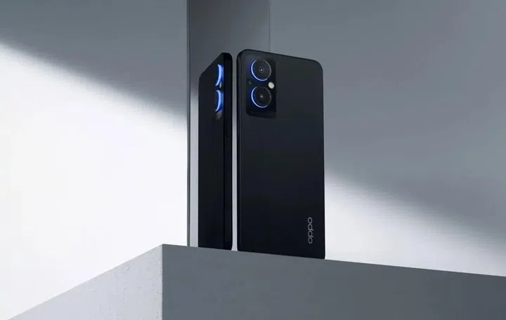 Dual orbit light surround the rear cameras.