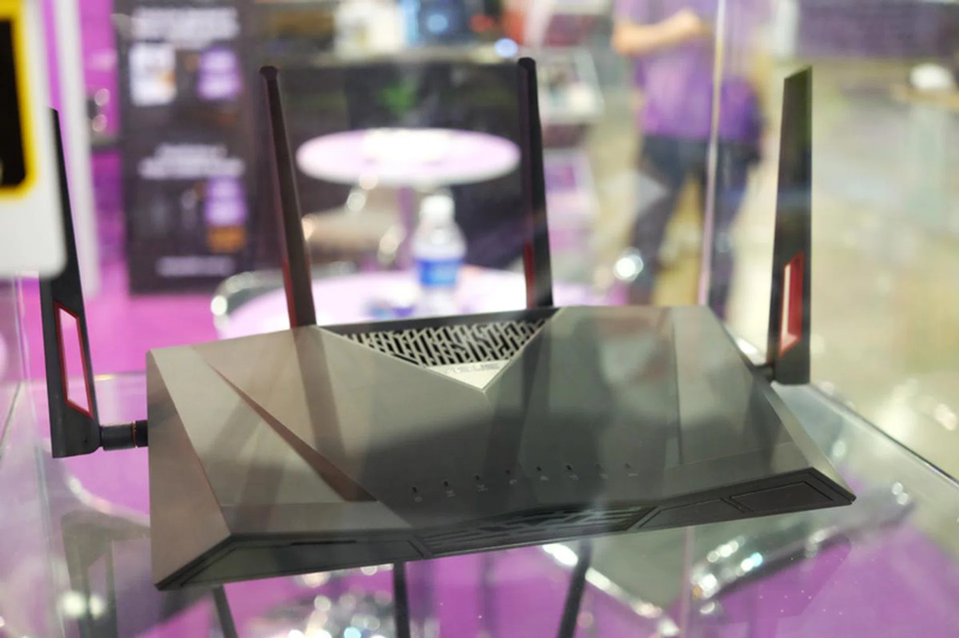 Sign up for a 1Gbps Fibre Broadband plan with MyRepublic for just $49.99/month and get an ASUS RT-AC88U router for just $129 (usual price: $429).