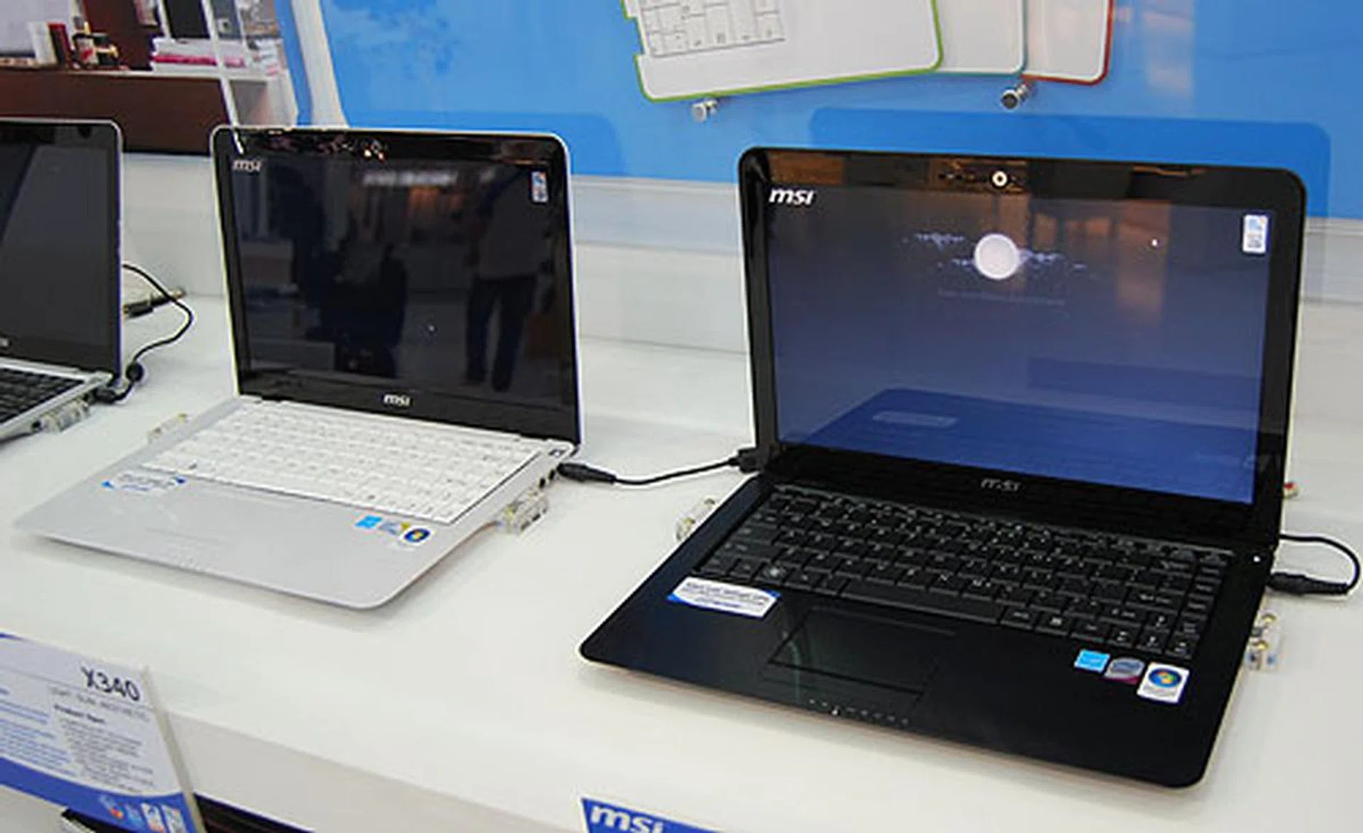 The first X-Slim notebook to debut at CeBIT, the X340 may look the same but it's now using an Intel Penryn SFF ULV processor. The entire X-Slim series will be using such processors.