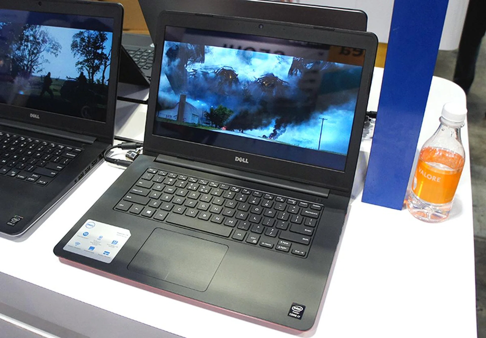 The Dell Inspiron 14 5000 features a 15-inch HD (1366 x 768 pixels) display and is powered by Intel's newest Core i7-5500U (2.4GHz, 4MB L3 cache) processor with 8GB of RAM and a 1TB HDD. It also features discrete graphics in the form of AMD's Radeon HD R7 M270. It is priced at $1199 and comes with a free carrying case and wireless mouse. 