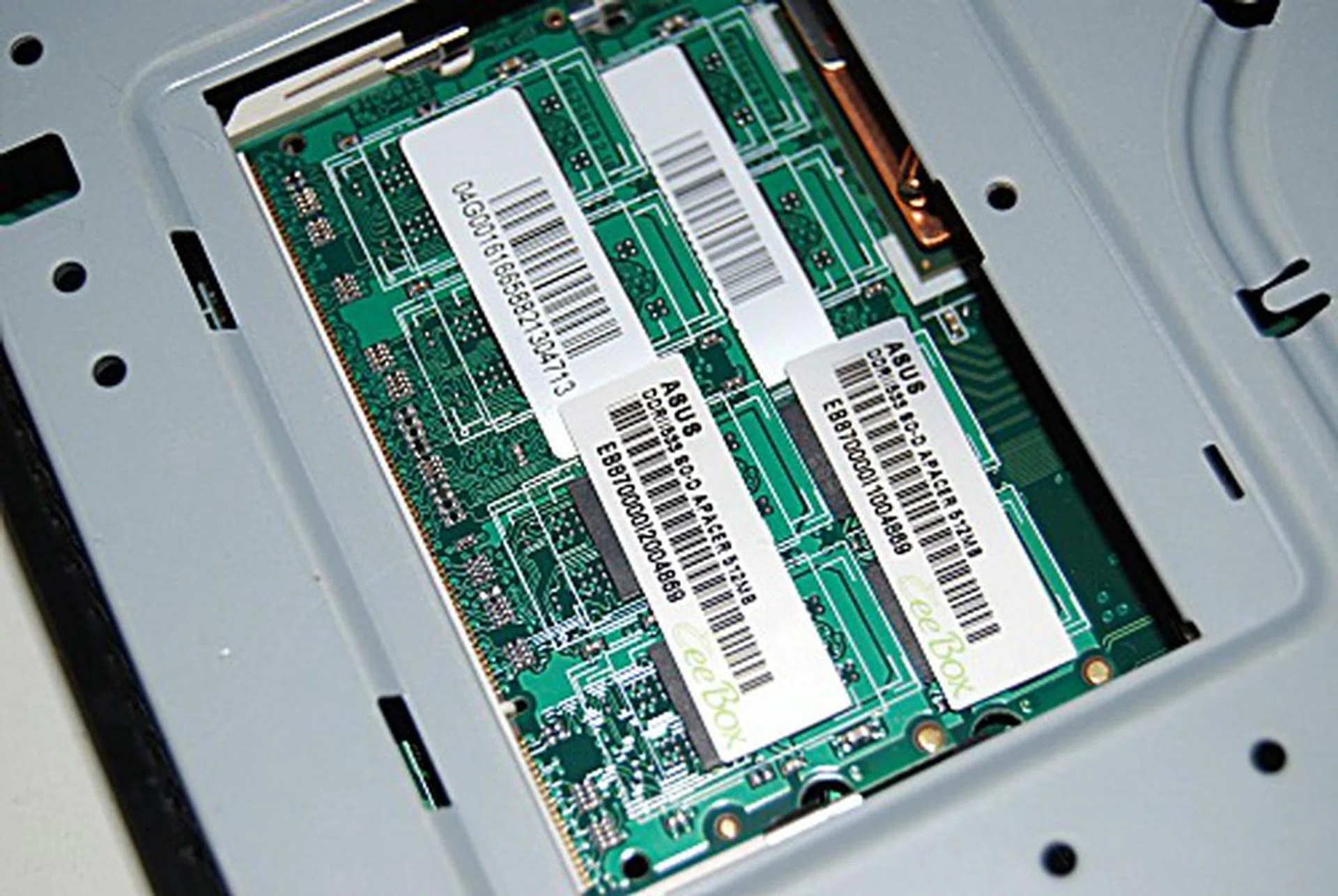 You'll note that your upgrade options for RAM are limited as there are no free slots to play with.