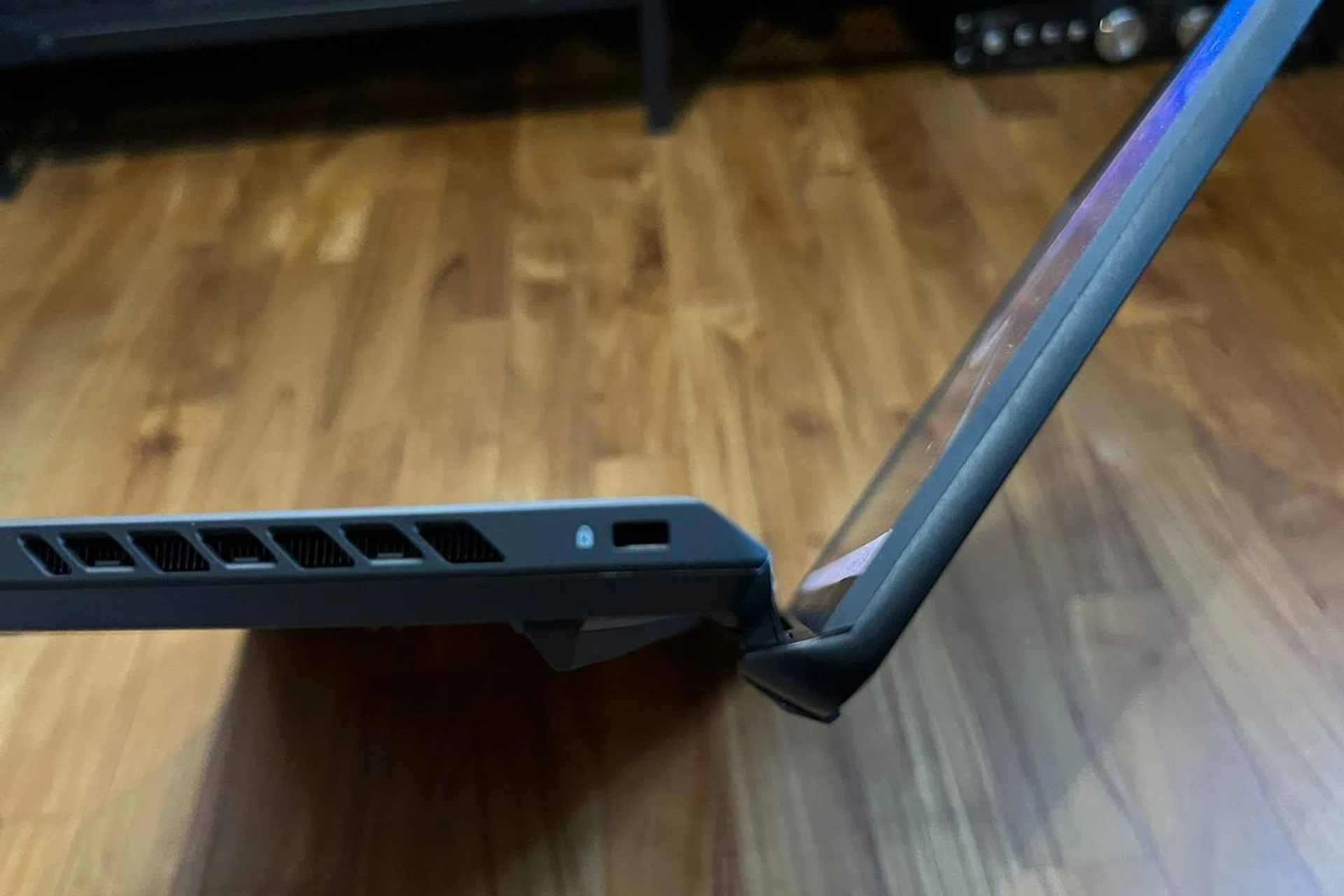 Flipping the display lid also lifts the notebook up to improve airflow. (Click to view a larger image.)