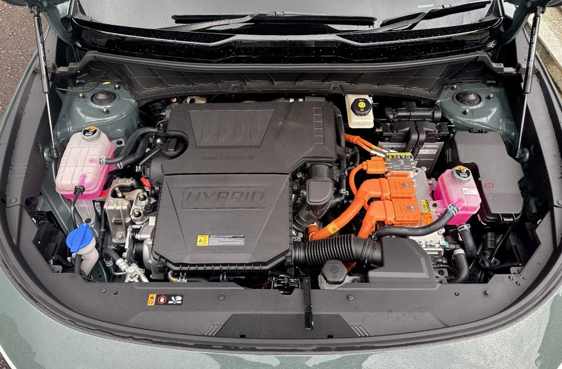 The powertrain consists of a 1.6-litre naturally-aspirated inline four and a 32kW electric motor.
