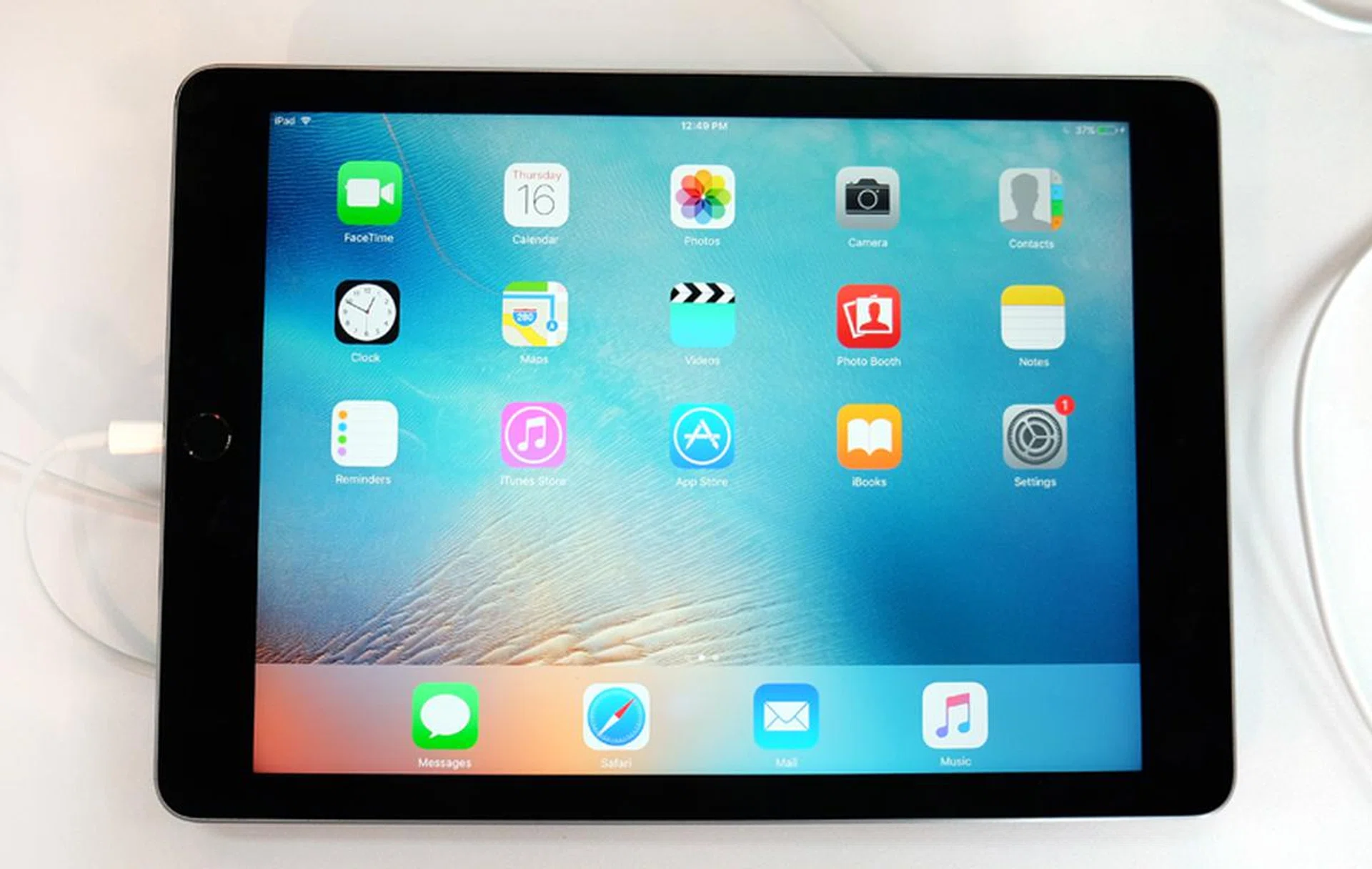 Apple's iPad Pro 9.7 takes all of the features of the 12-inch iPad Pro and puts them into a more standard 9.7-inch form factor including stereo speakers, and Apple Pencil compatibility. Get one from Nubox starting at S$888 and receive a free case, stand, tempered glass screen protector, and a 4.8Amp 2 port adapter.