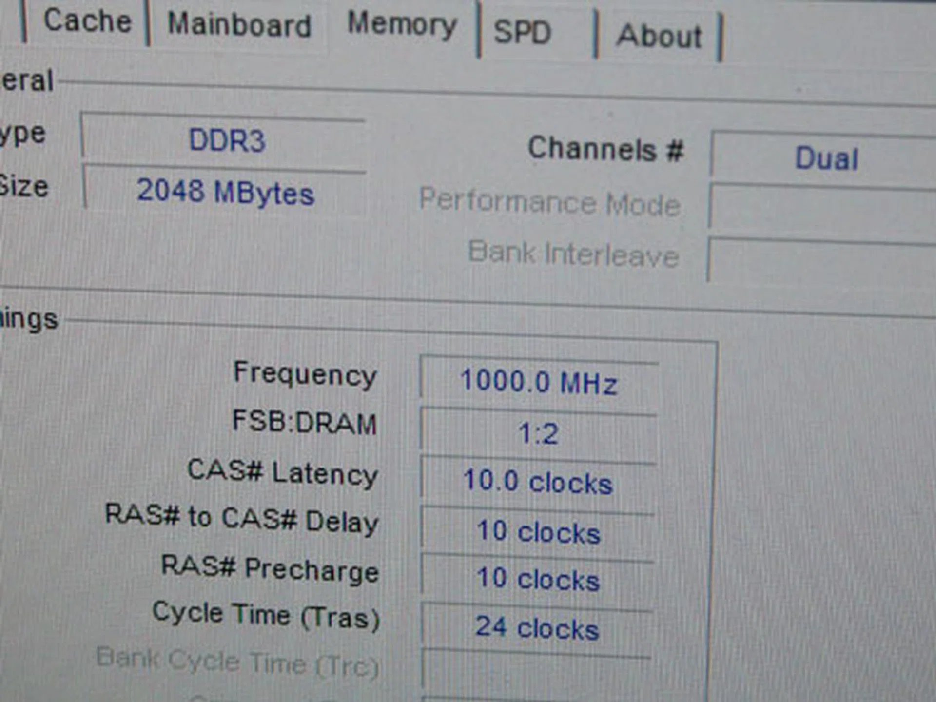  Corsair's Dominator modules were on demo at their suite. This screenshot shows a pair of Dominator DDR3 modules running at 2GHz, with 10-10-10-24 clock timings.  
