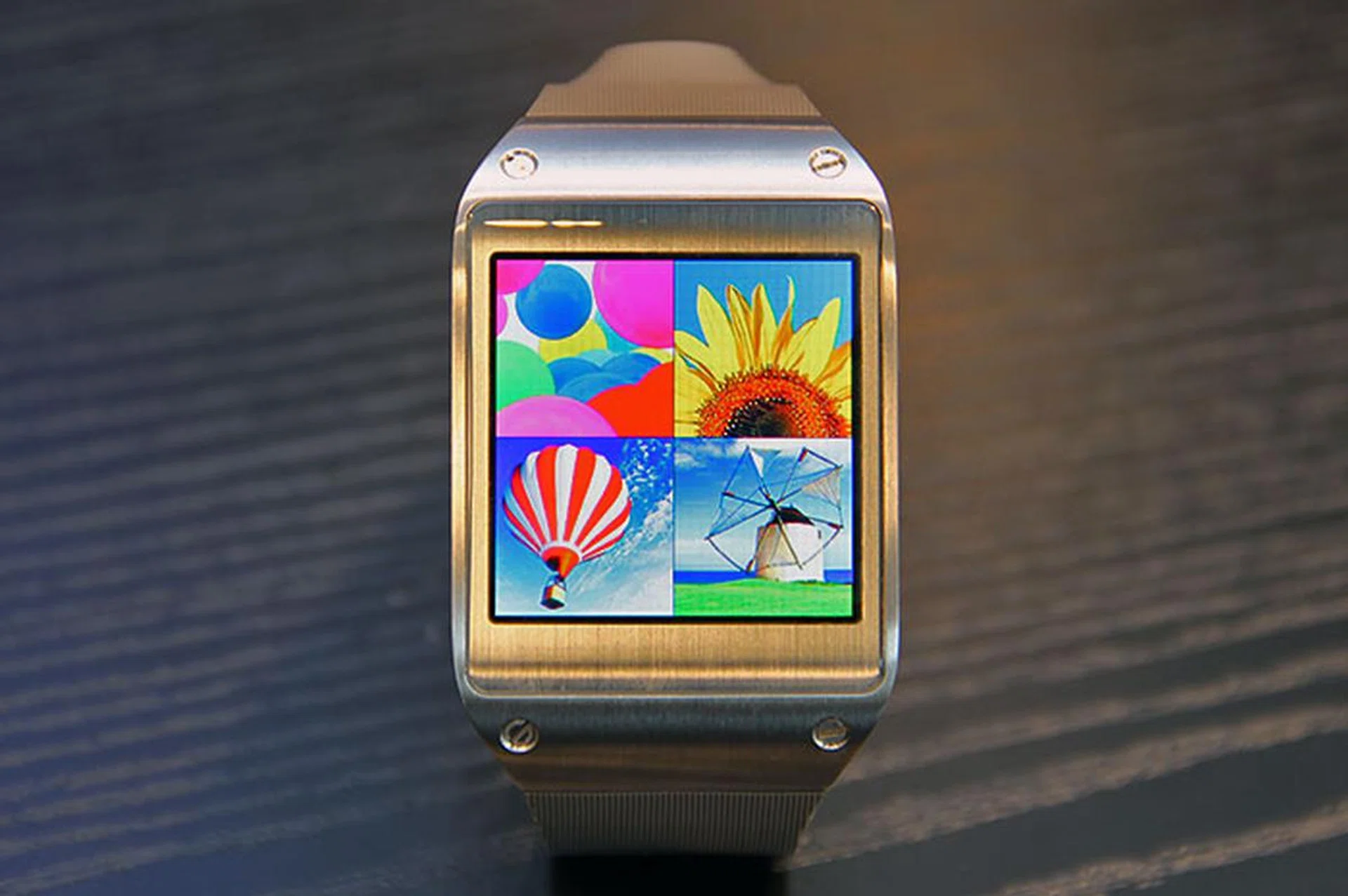 The screen may be small, but brightness is good, and colors are nicely saturated.