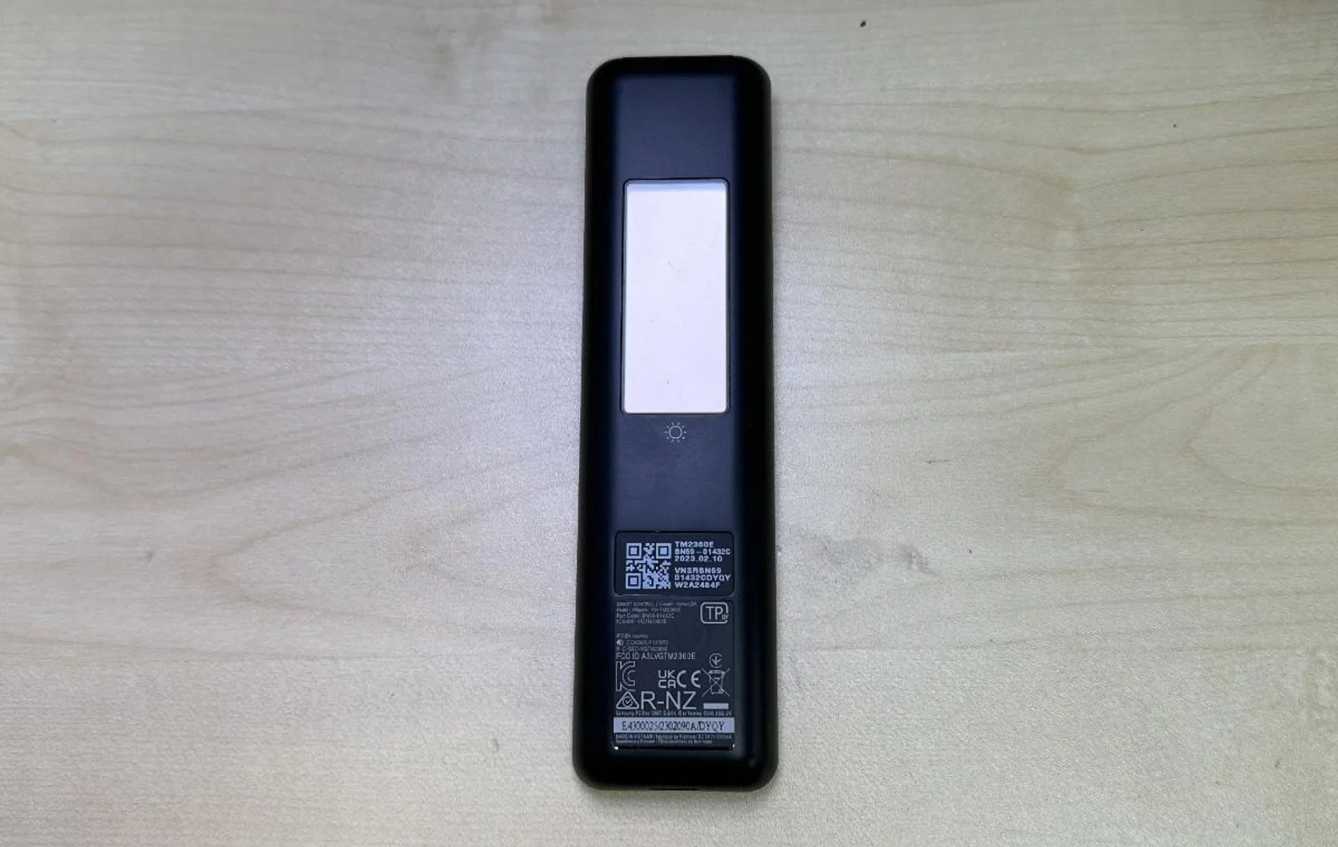 The solar panel on the remote's rear helps you charge it under the sunny Singapore weather. It's a good eco move by Samsung.