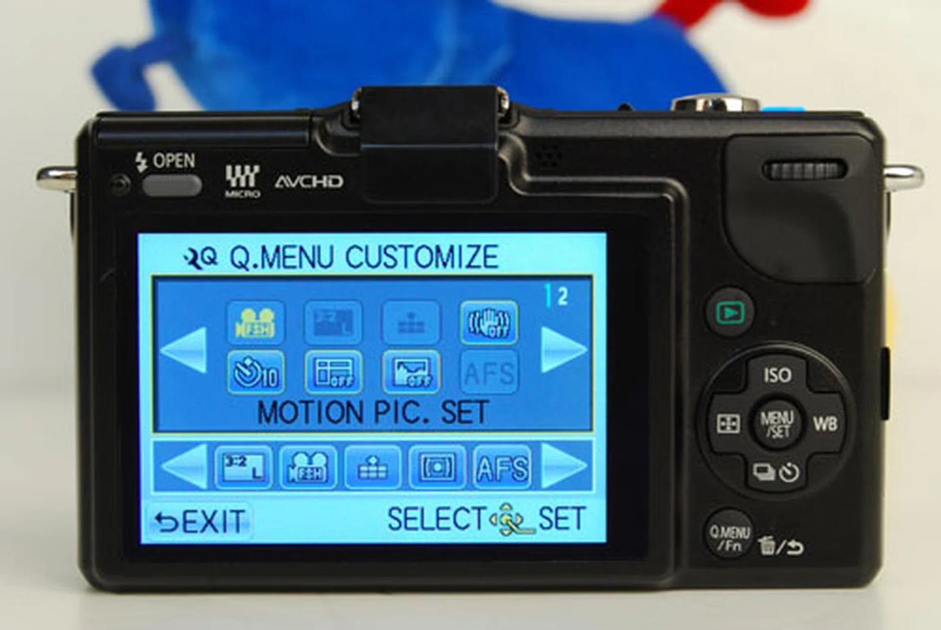 The Quick Menu can be customized to your liking by simply dragging and dropping icons.