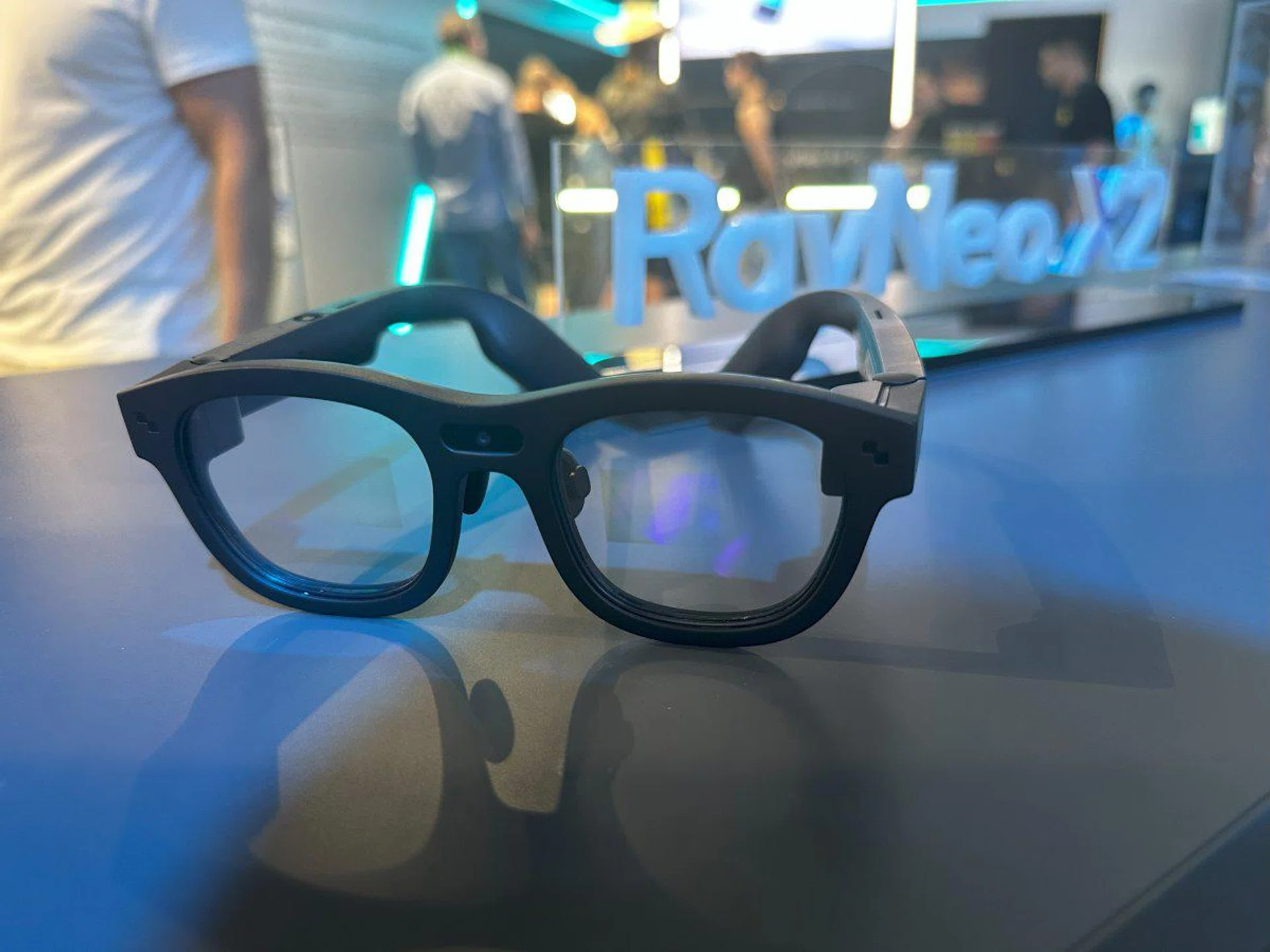 TCL RayNeo X2 AR glasses. Photo: HWZ
