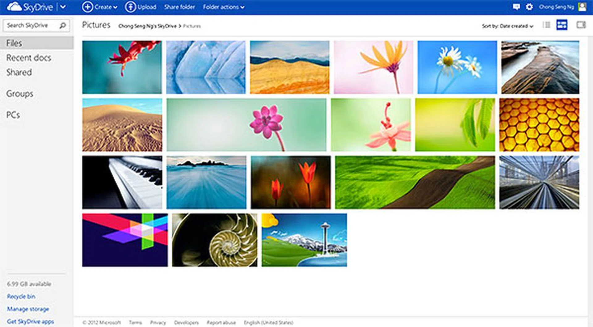 This is how the online version of SkyDrive looks like. Notice the Modern UI similarities?