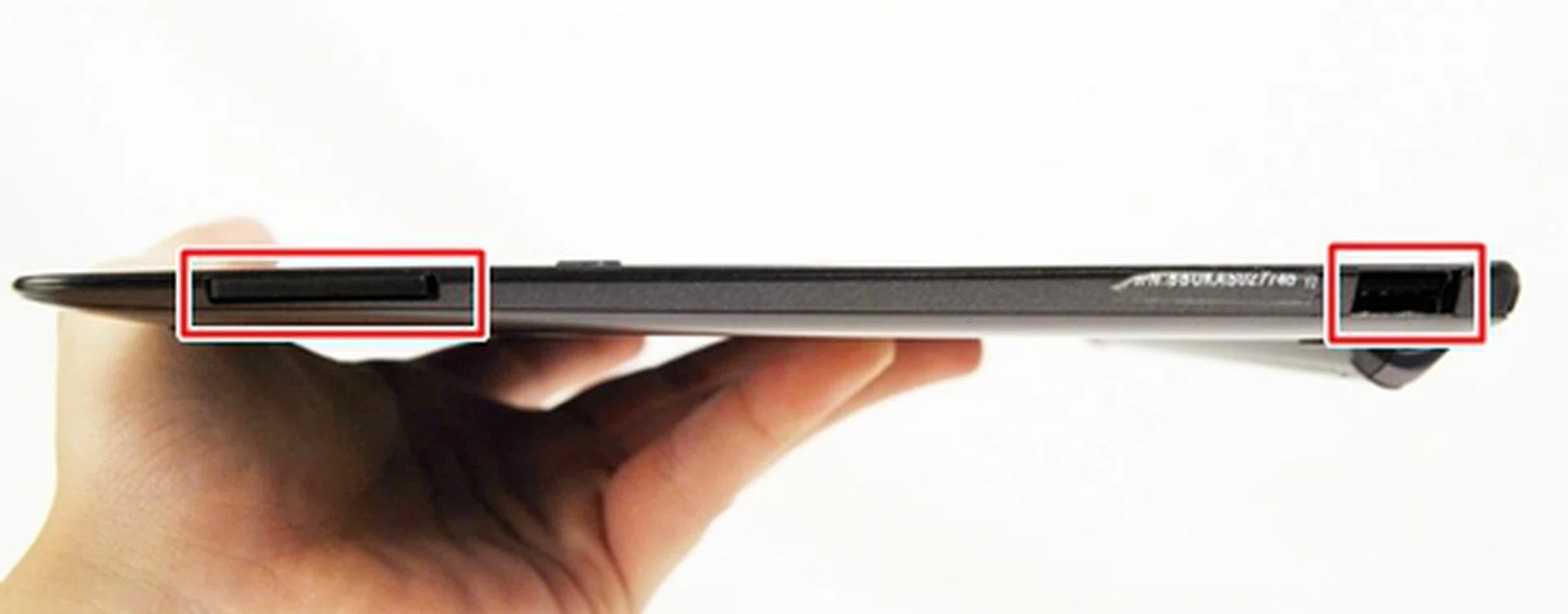Sacrifices had to be made when you want functionality in a slimmer design. The new keyboard docking station may be thinner but you only have one full sized USB port (right) instead of two. Fortunately, ASUS retains the SD card reader which you will find handy when transferring files on the move.