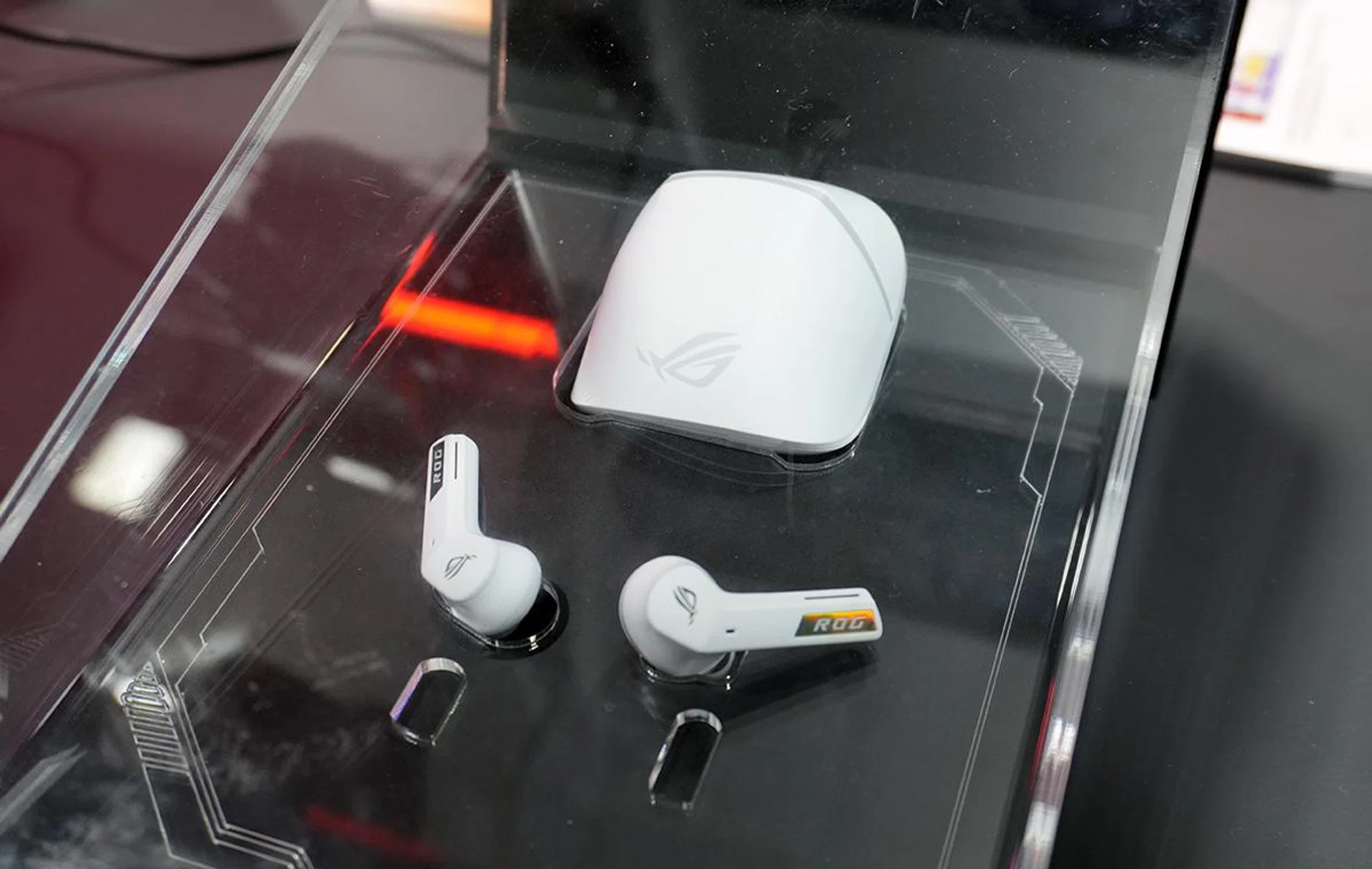 They come in Black or White. Photo: HWZ