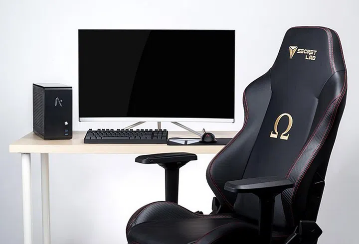 Yes, the Impulse V2 gaming PC is that tiny and yet it can boast a NVIDIA GeForce GTX 1080 Ti GPU.