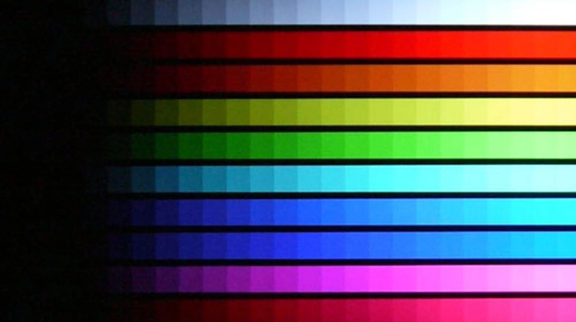 DisplayMate's Color Scales Test: The Bravia struggled with the darker scales, probably due to its dim backlights. However, it had no difficulty in rendering the brighter hues with ample precision. 