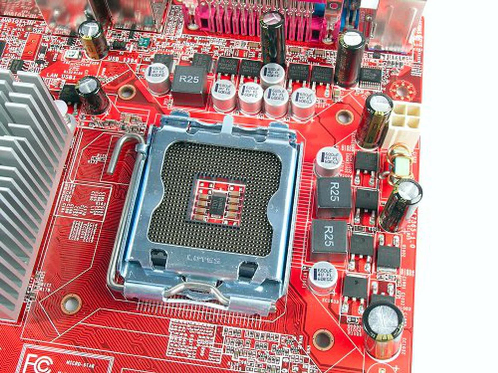 Before installation, the board seems spacious enough.
