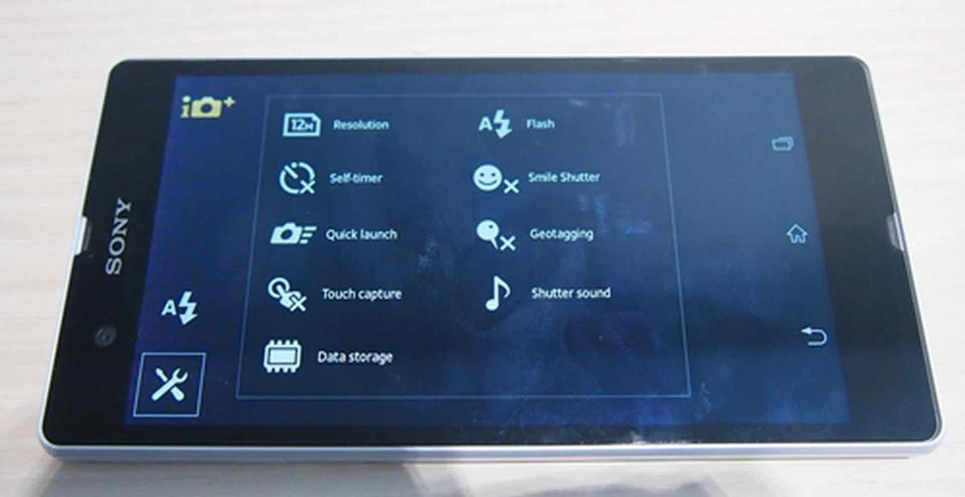 Shutterbugs will be pleased with the wide variety of options that they can toggle with on the Sony Xperia Z.