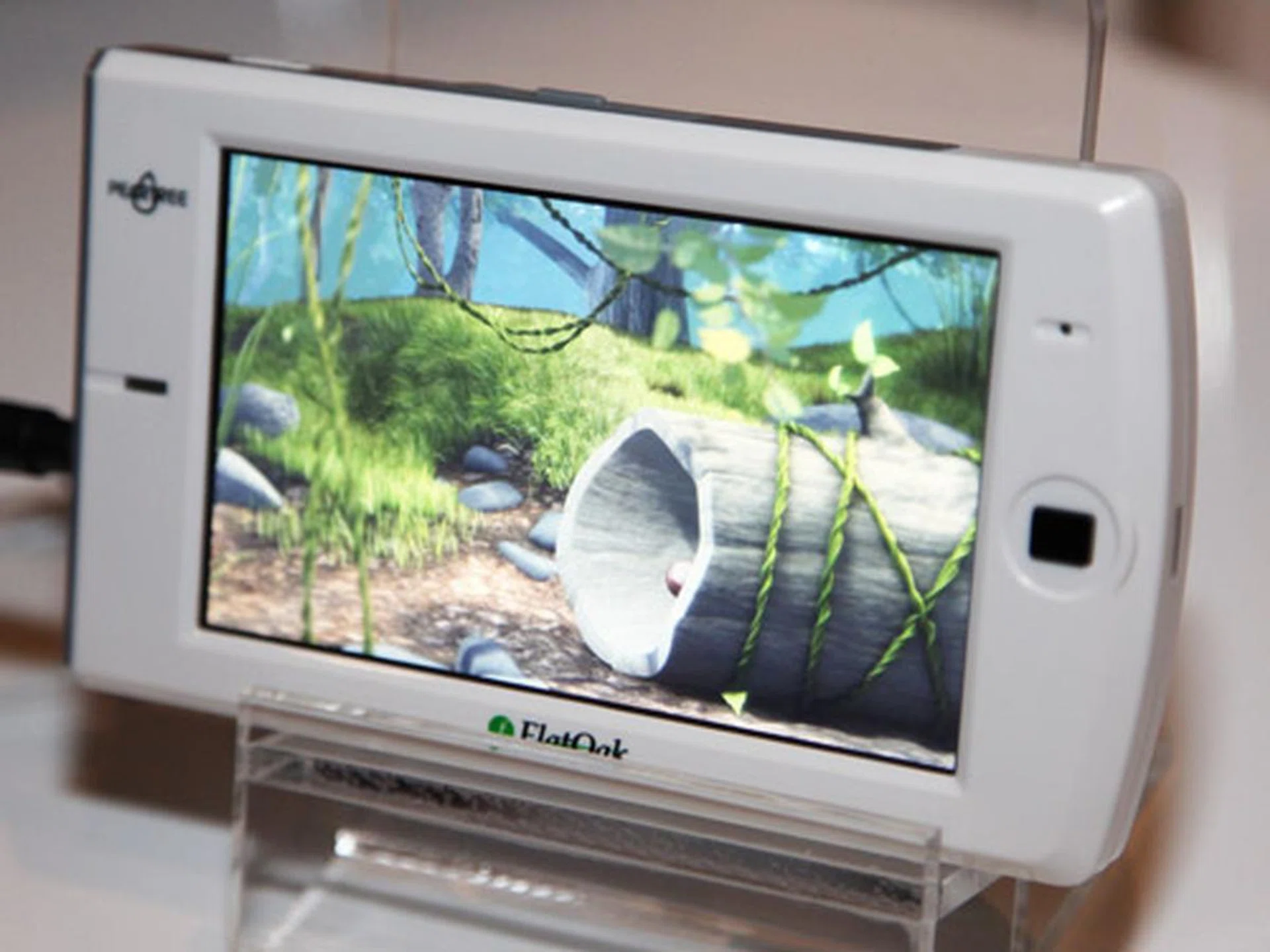 Intel claims that Moorestown will play 1080p videos smoothly, unlike other smartphones available in the market today. Of course, with a tiny screen like this, 1080p playback is kind of an overkill. However, it does demonstrate Moorestown's unrivaled video playback capabilities.