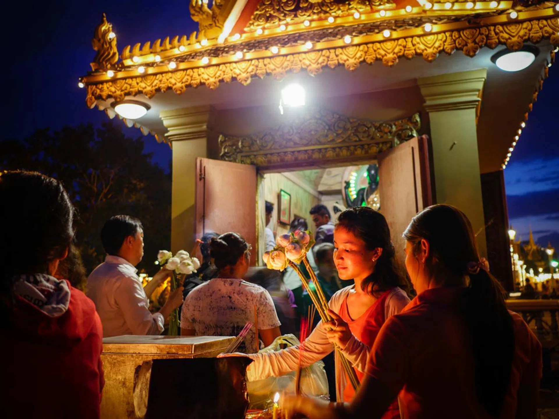 f/1.7 at 30mm, 1/10 sec, ISO 250.