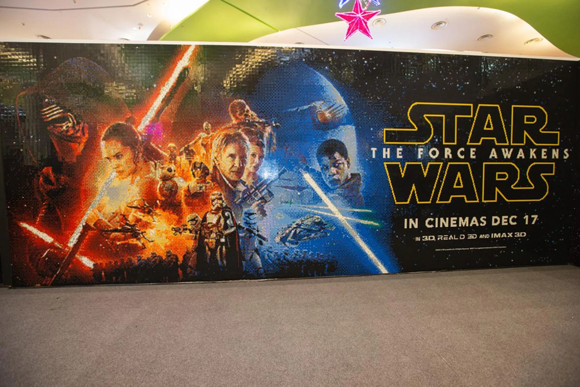 Lego mural at VivoCity until 20 December 2015.