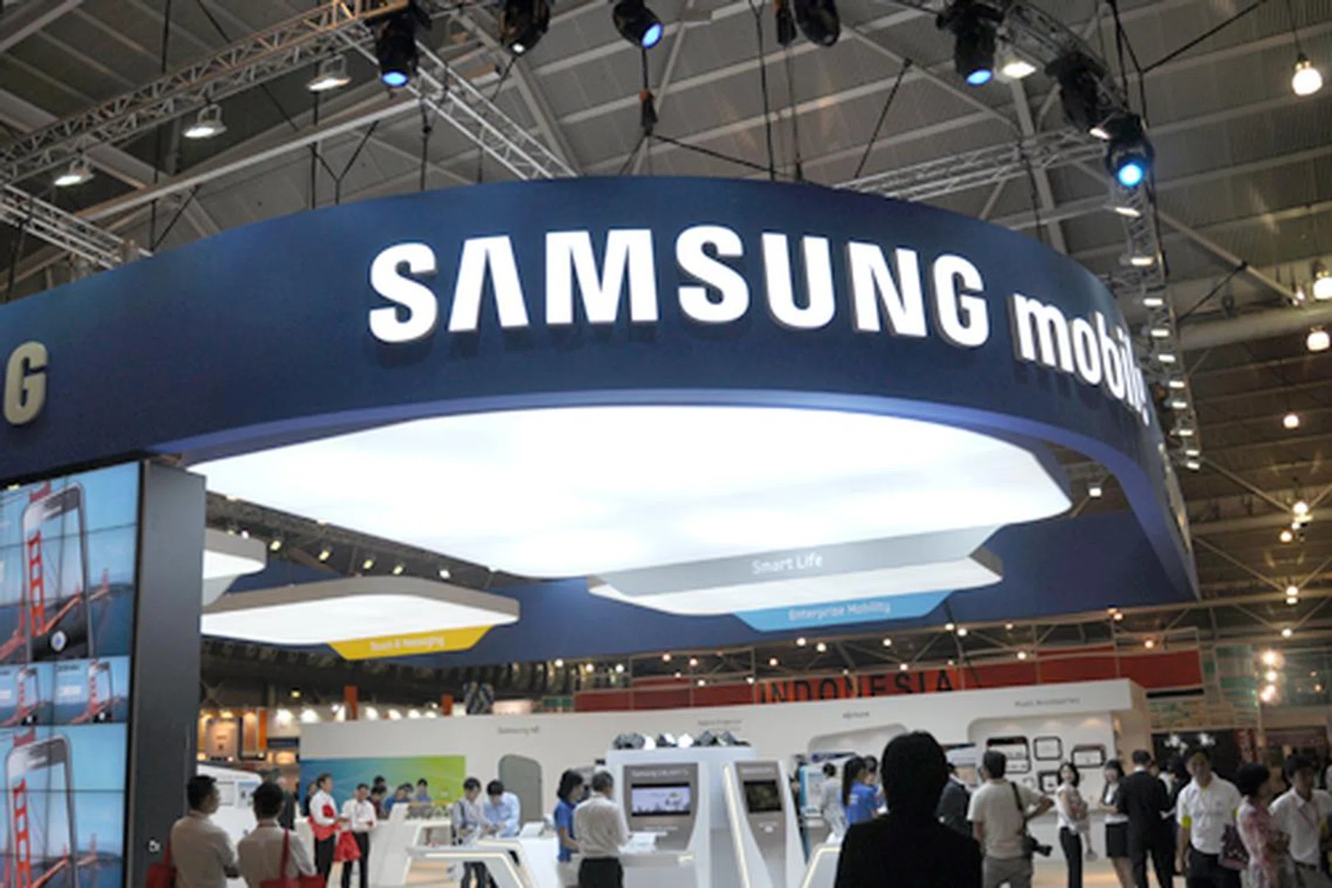 The Samsung booth showcased its earlier lineup such as the Samsung Wave and Galaxy S, to its new iterations - the Samsung Wave 2 and Wave 2 Pro as well as the Samsung Galaxy 3 and Galaxy 5.
