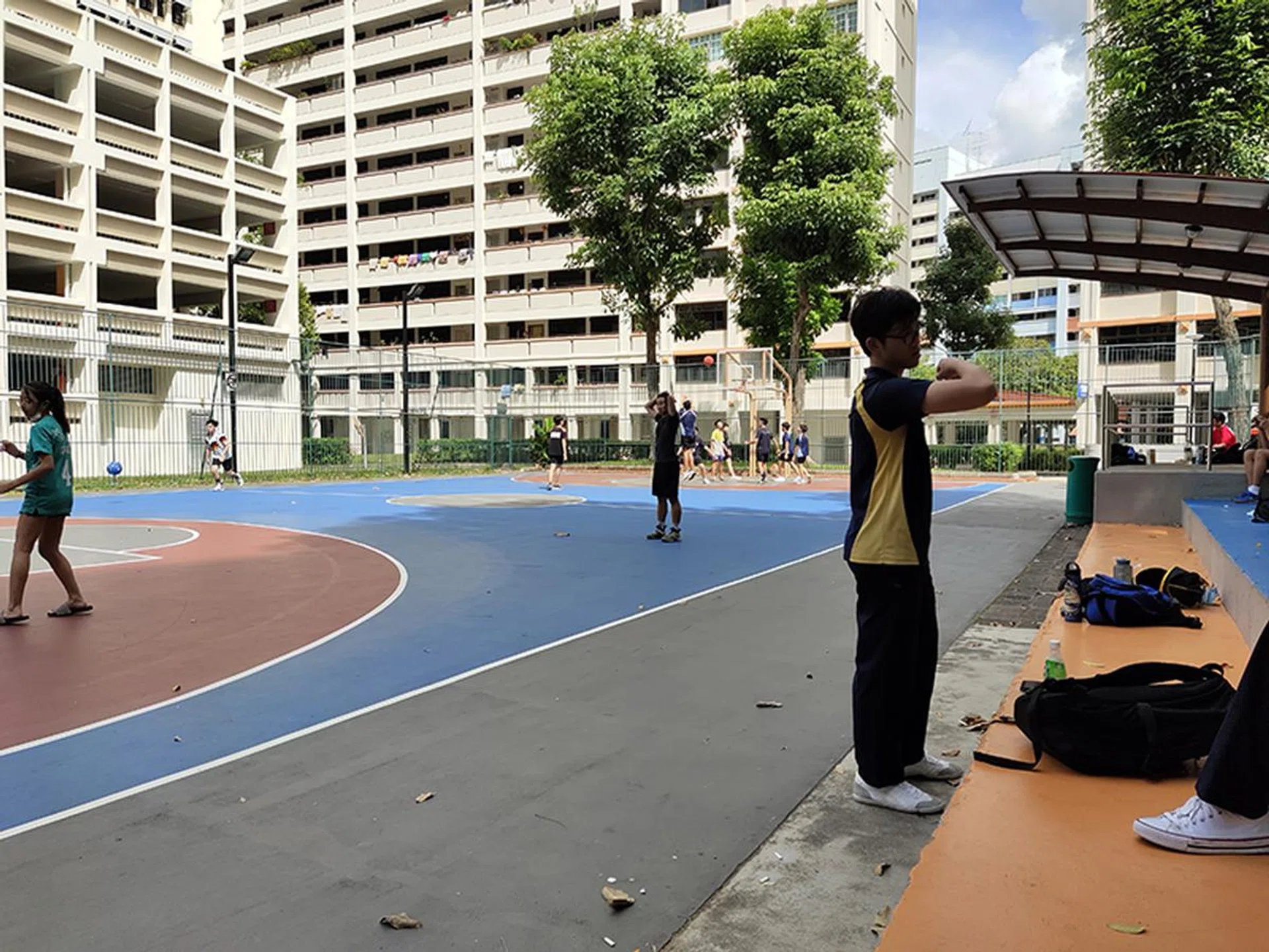 Main camera shot for reference, no zoom.