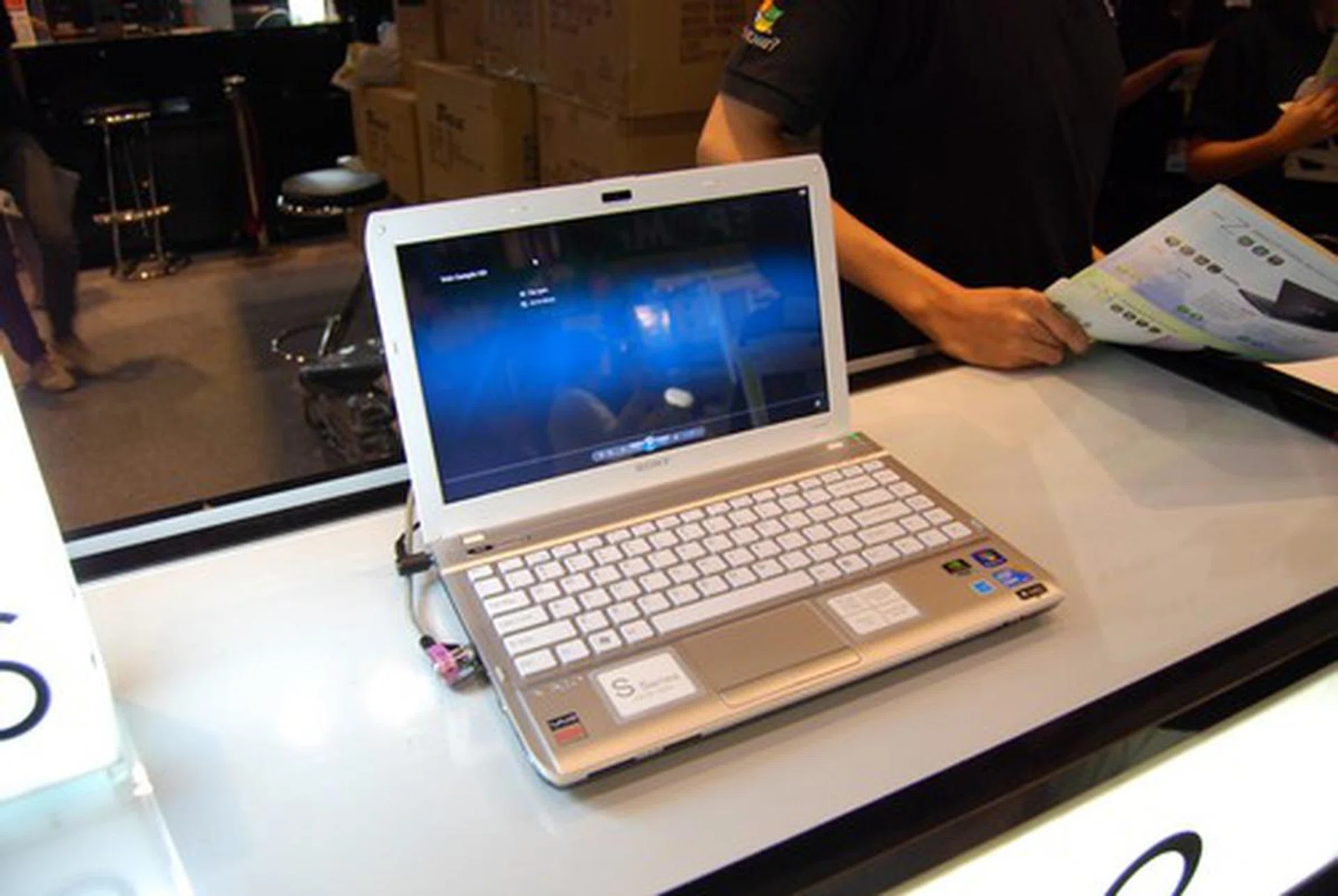 The Vaio S series VPCS115FG is $200 less than its usual price at $1799. You get Windows 7 Home Premium 64-bit installed, an Intel Core i3-330M processor (2.13GHz), 320GB HDD, 4GB of SDRAM and an 13.3" wide screen.