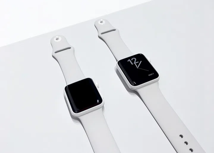 The ceramic Apple Watch Series 2 is luxurious but really expensive.